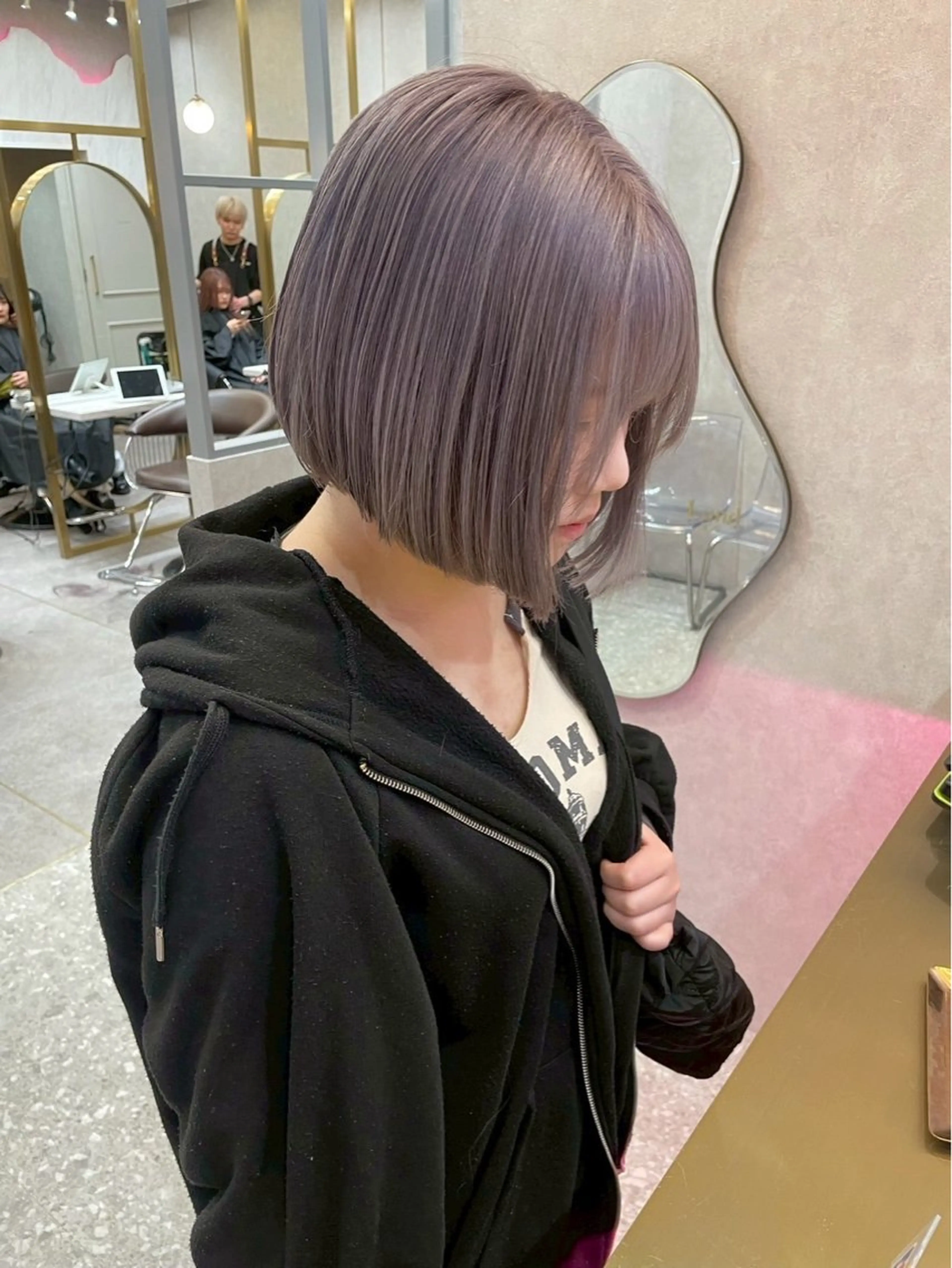 ミディアム karin ボブハイトーンのヘアスタイル