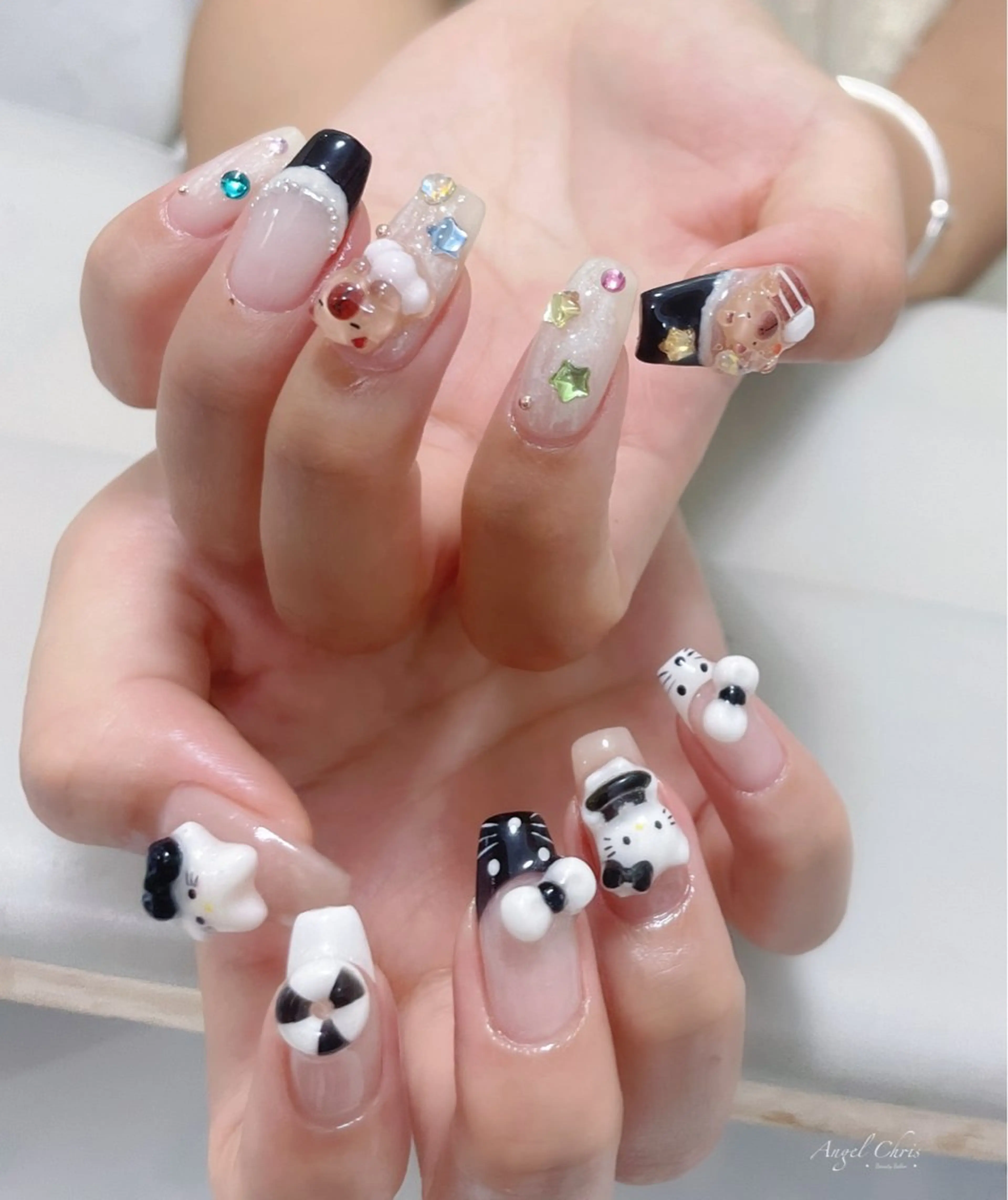 ネイル ハンドネイル AngelChris ビューティーサロンのネイルデザイン