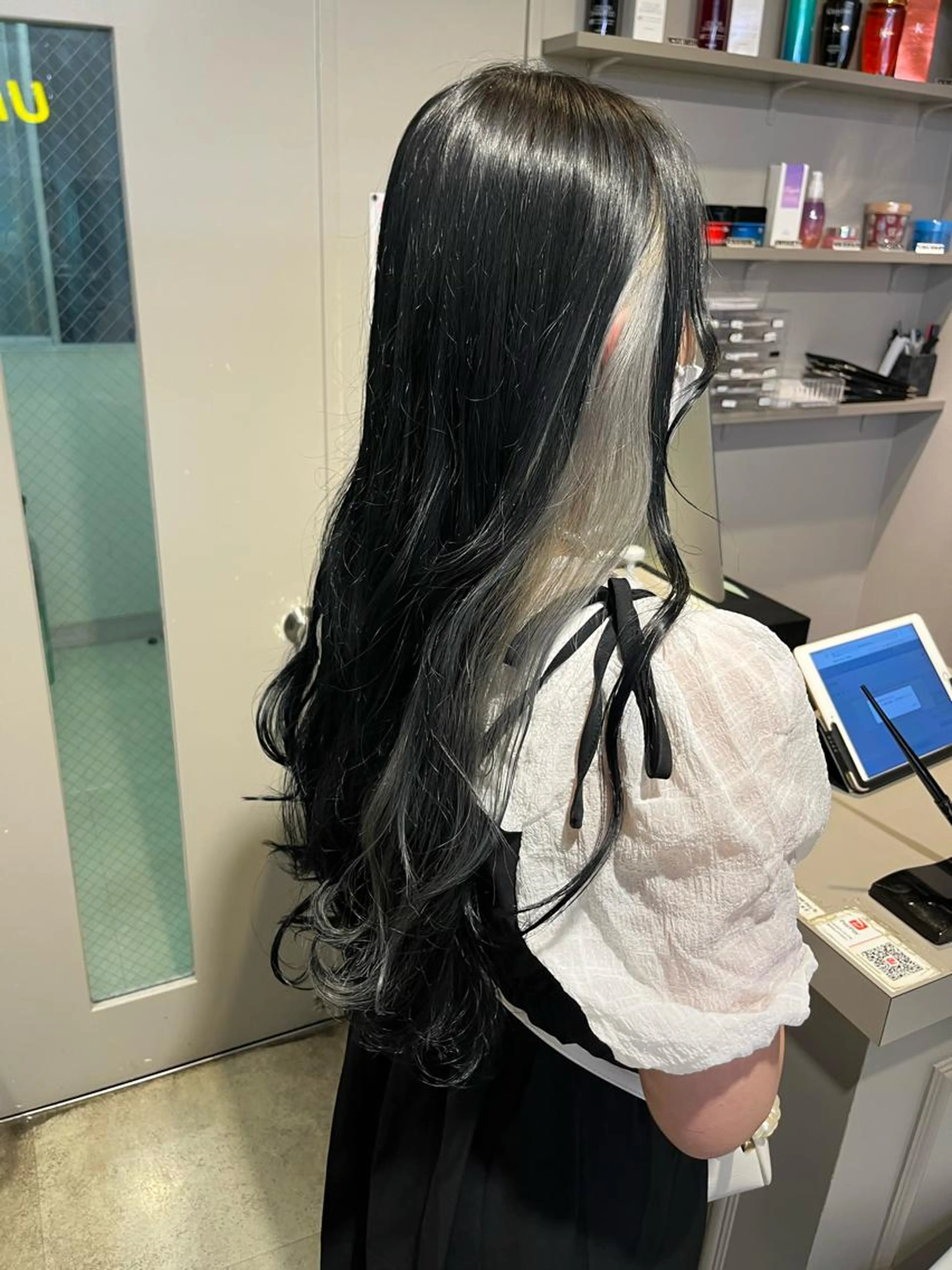 💙寒色限定カラー💙インナーカラー🦋前頭カラー🐳髪質改善トリートメントで艶髪への写真