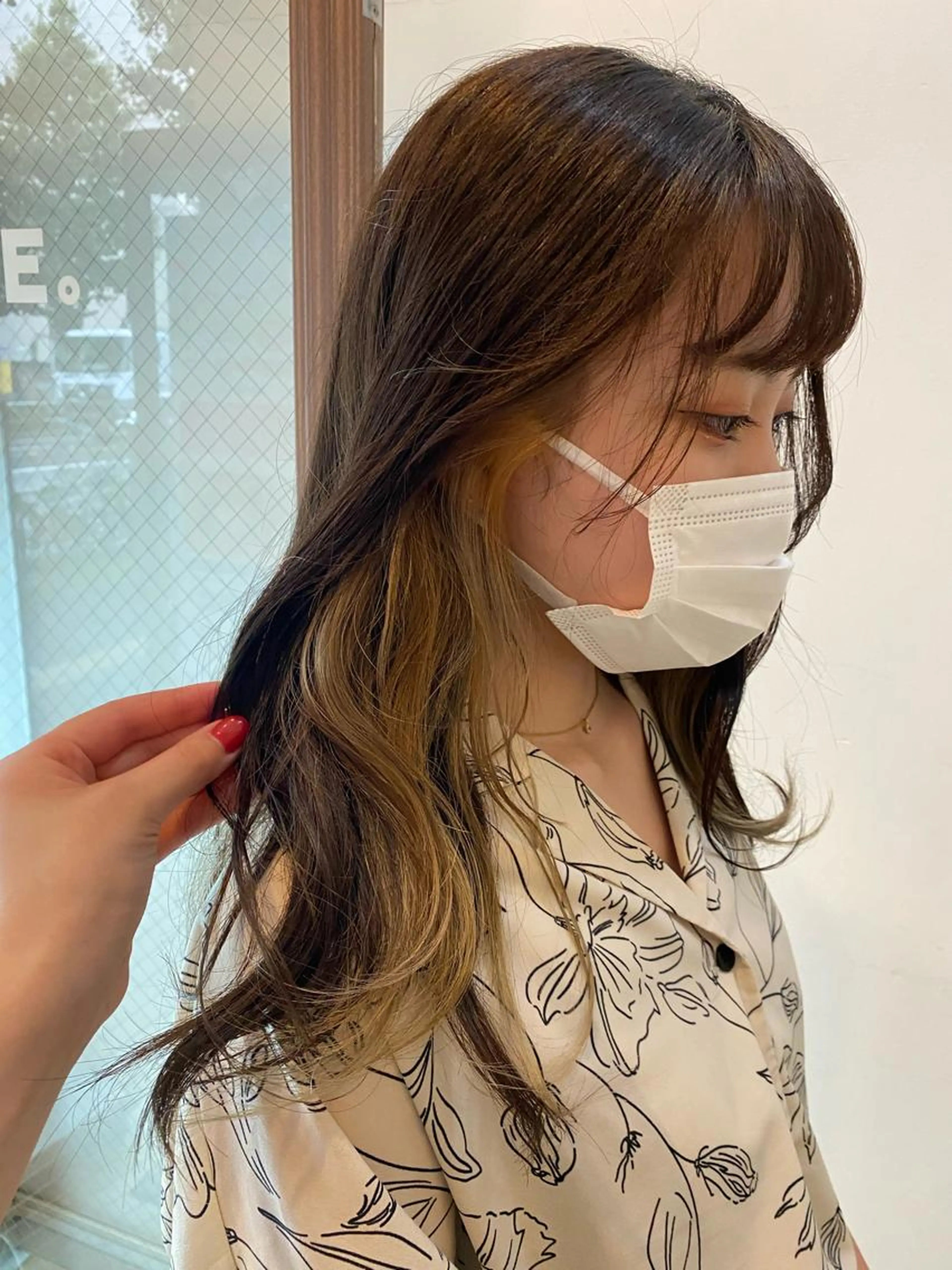 🪞人気クーポン🪞おしゃれ女子に💄全体カラー＋イヤリングカラー（イヤリング部分のブリーチ込）＋高保湿トリートメントの写真