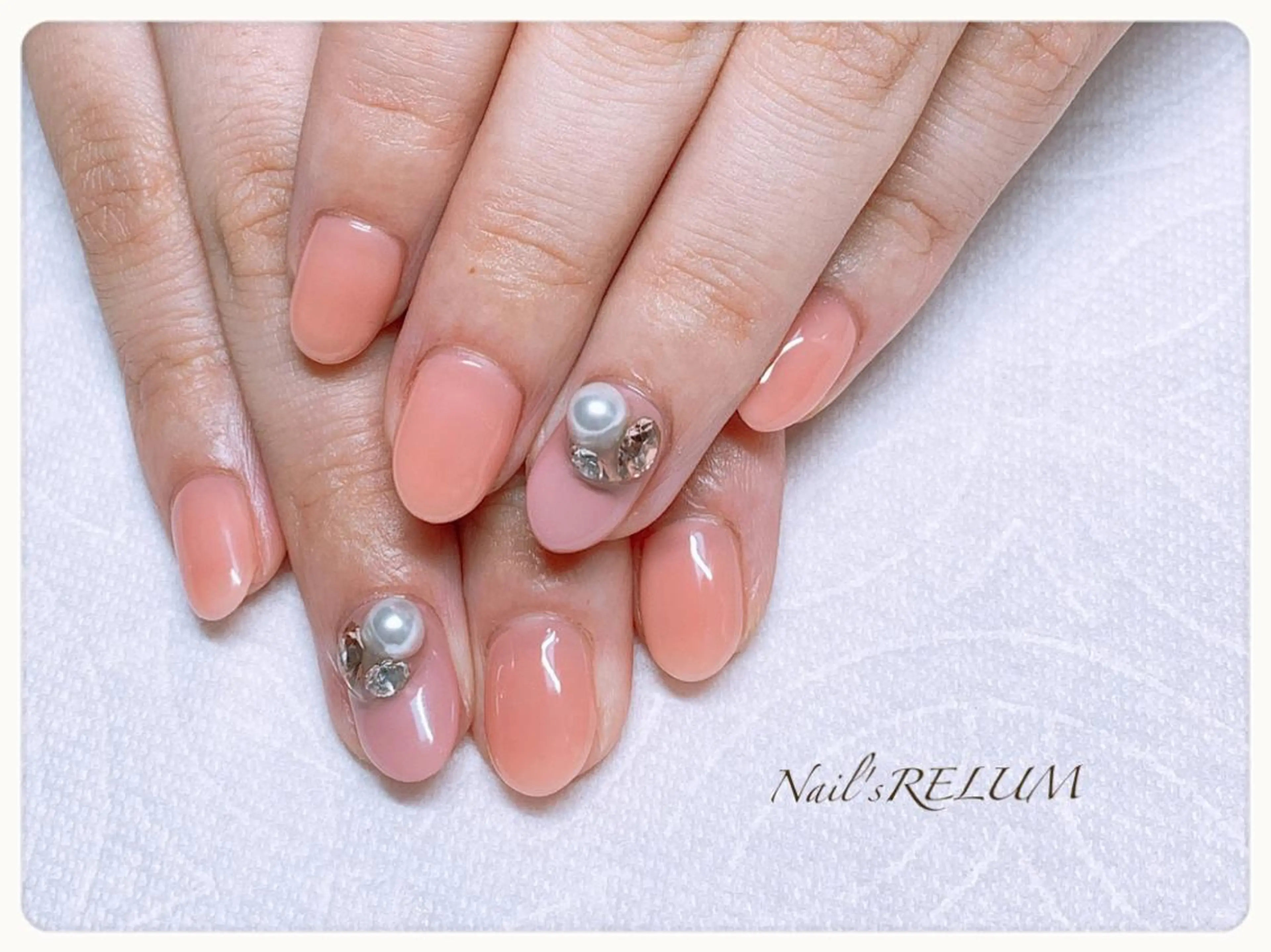 ネイル ストーンネイル ハンドネイル THECOLORS所属・近貞 莉奈のネイルデザイン