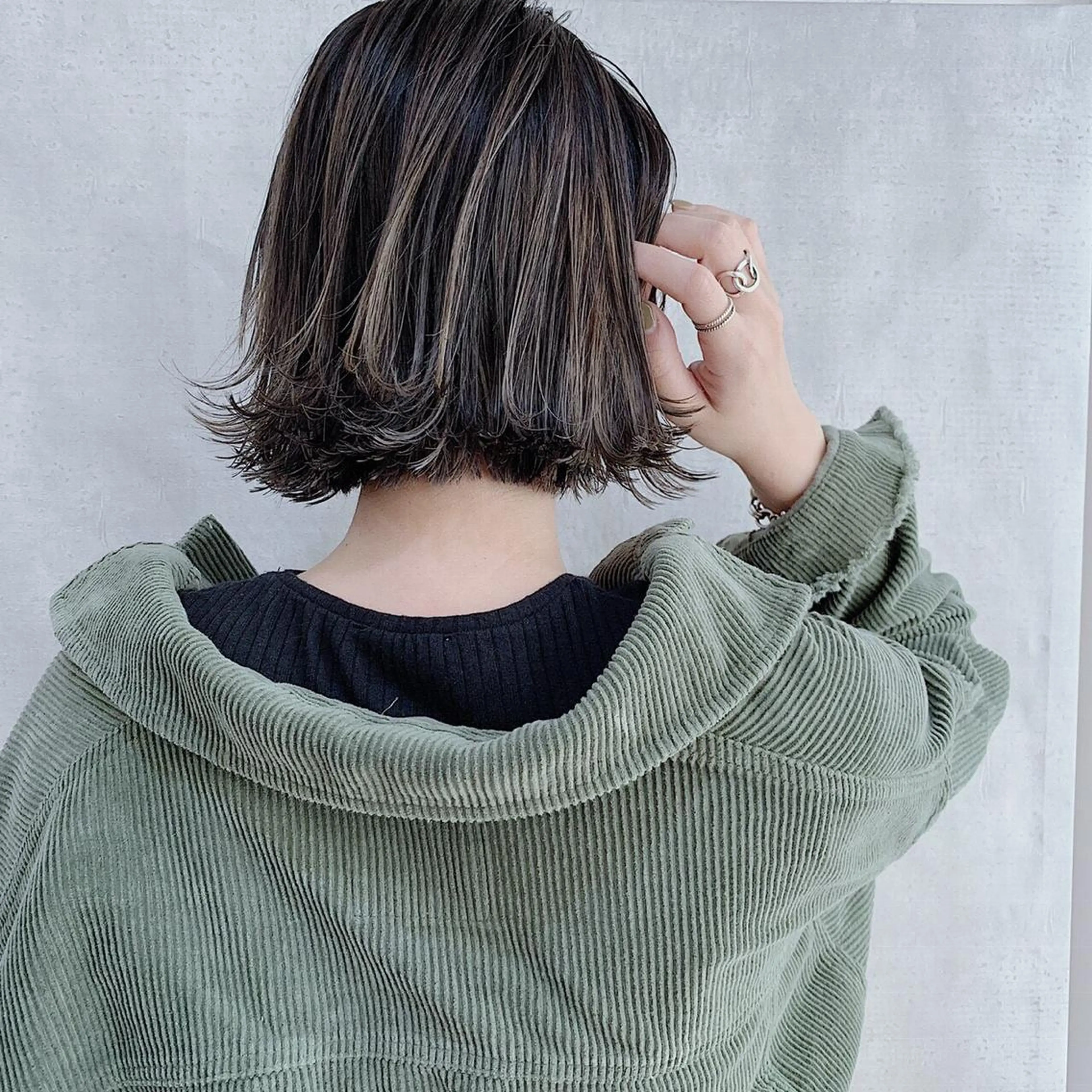 ショート カラー _WHITE 天王寺のヘアスタイル