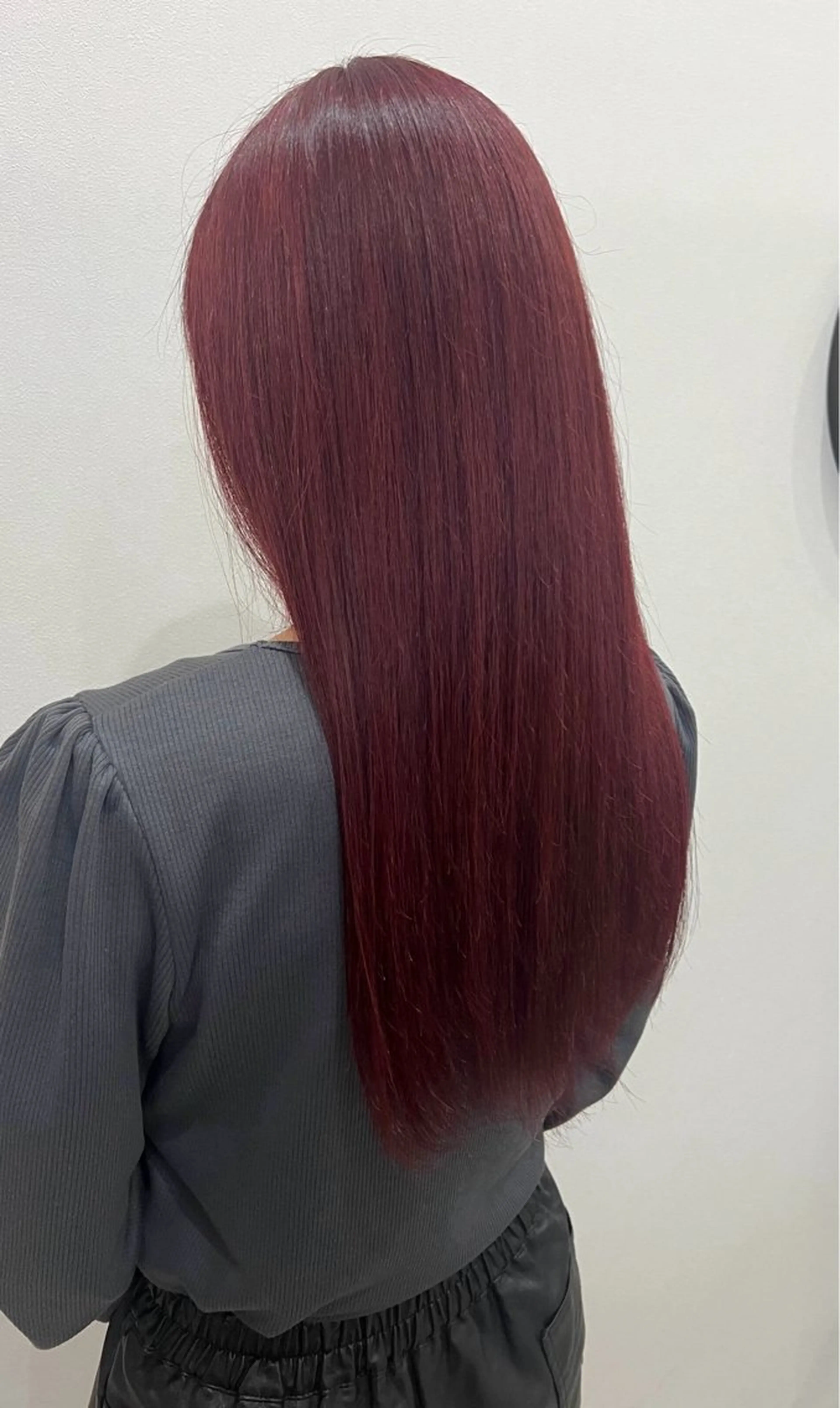 カラー SOYON栄 山下麻央のヘアスタイル