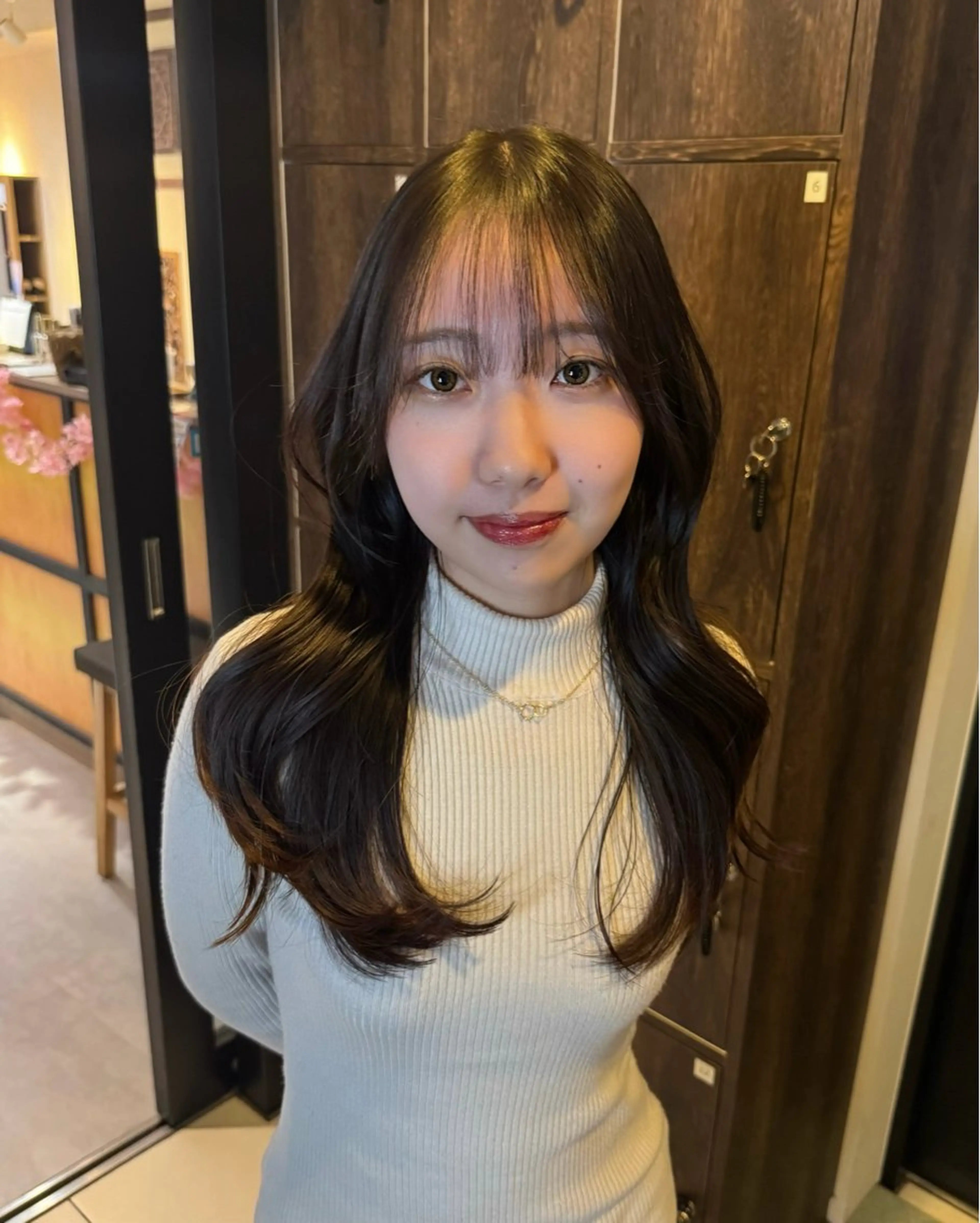 ロング カラー アッシュ アッシュブラウン ブラウンカラー くびれヘア 韓国風ヘア カット トリートメント Bonheur銀座 /前田 栞九郎のヘアスタイル