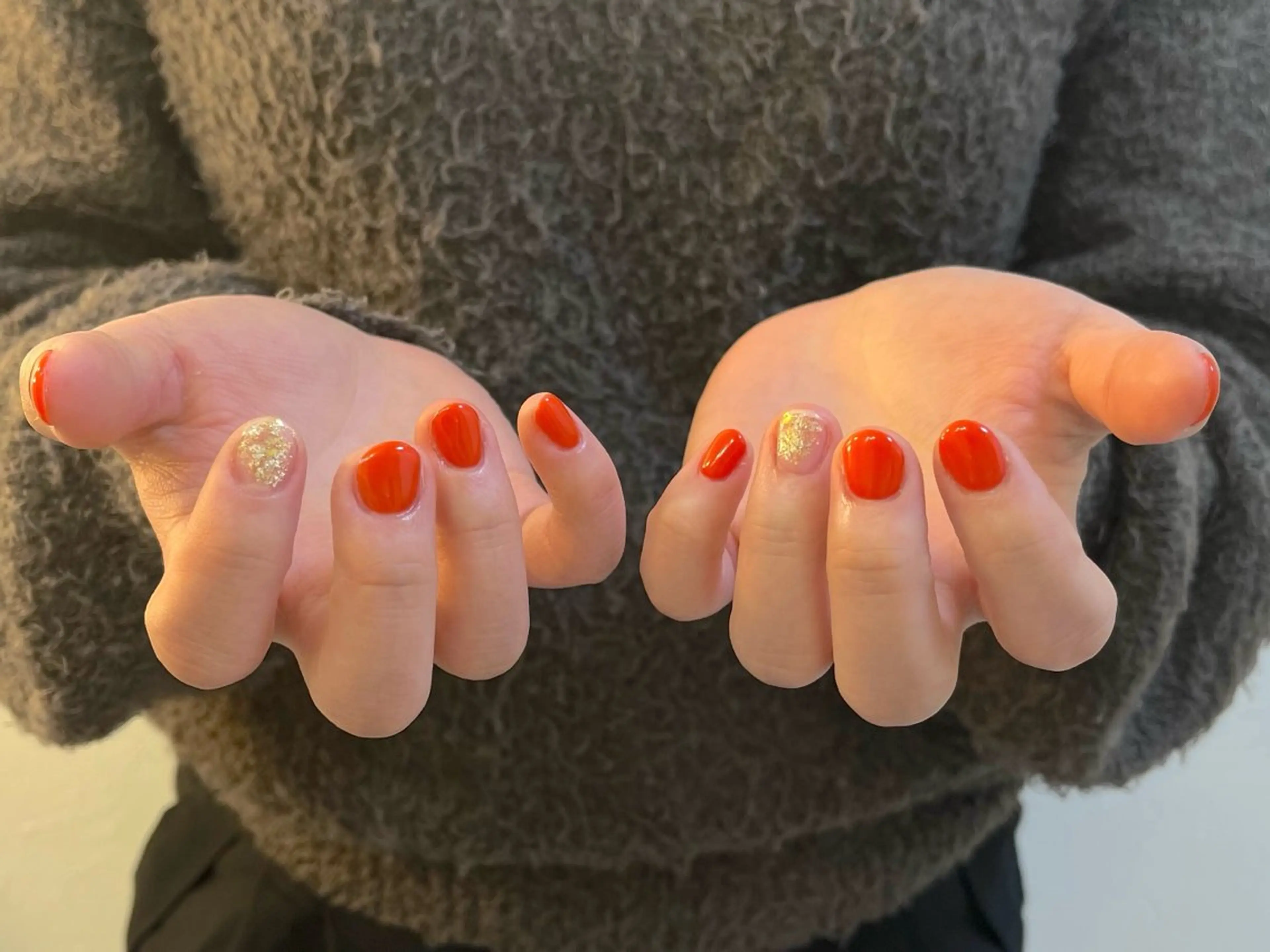 【オフあり】ワンカラー+2本アートorストーン10粒の写真