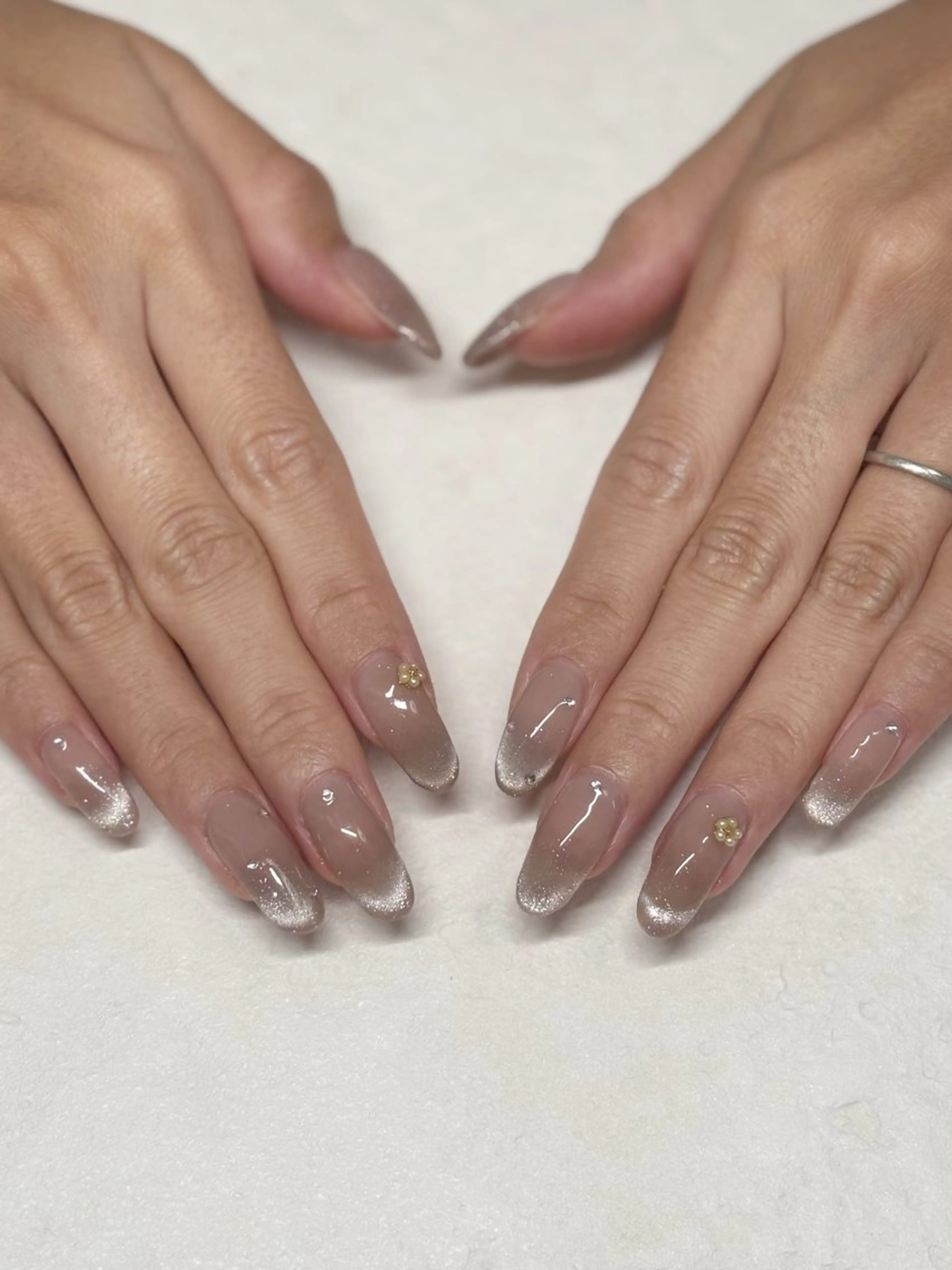 フレンチマグネットネイル「オフケア込み」 ベースカラー追加込 ➕ストーンアート10個追加無料❁⃘*.ﾟの写真