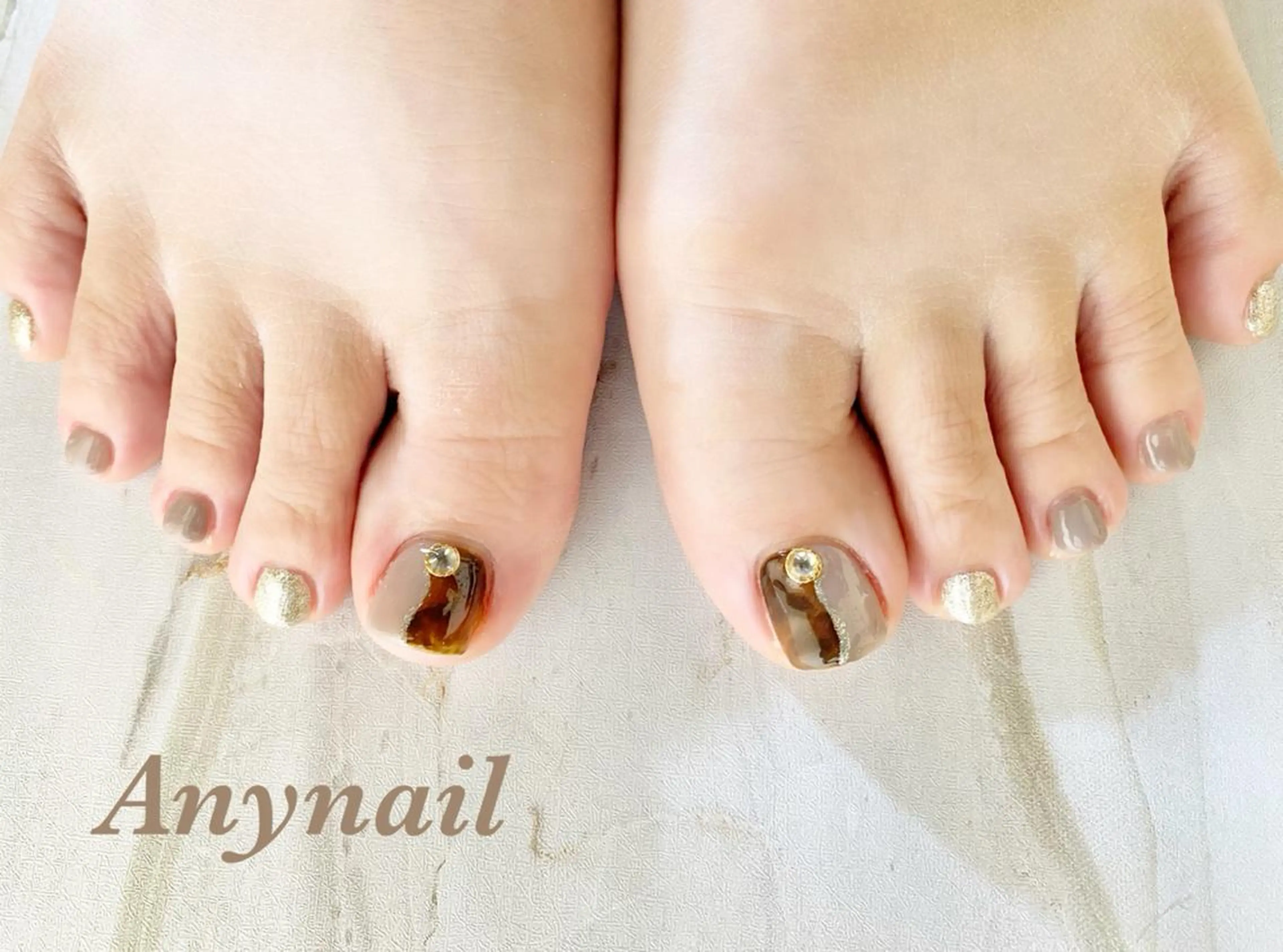 ネイル アートネイル べっ甲ネイル ブルー フットネイル ゴールド フットネイル 岩澤 恵子のネイルデザイン