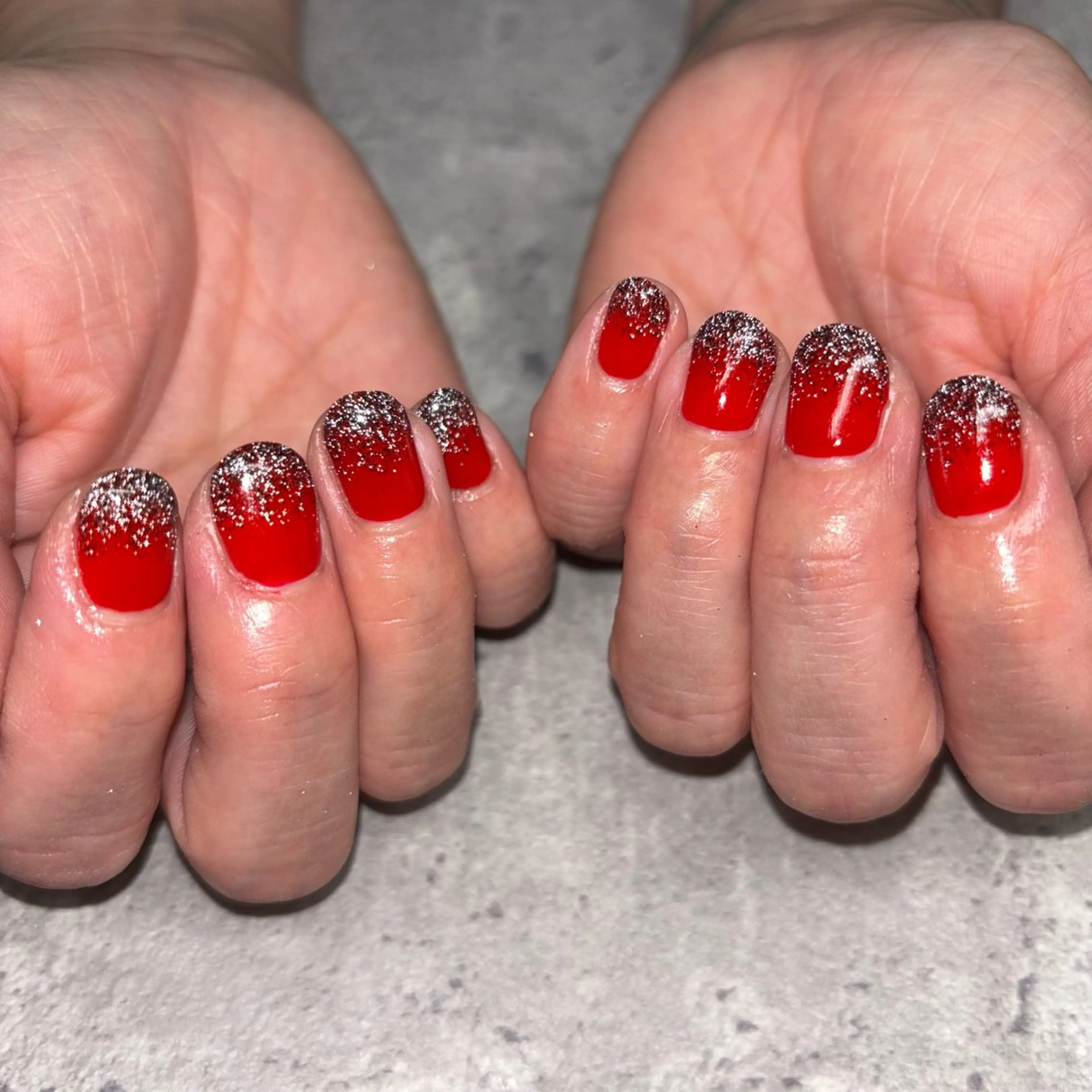 ネイル フラッシュネイル ラメ(グリッター) ラメグラデーション ハンドネイル RE💟N.NAIL ラテン系お姉さんのネイルデザイン