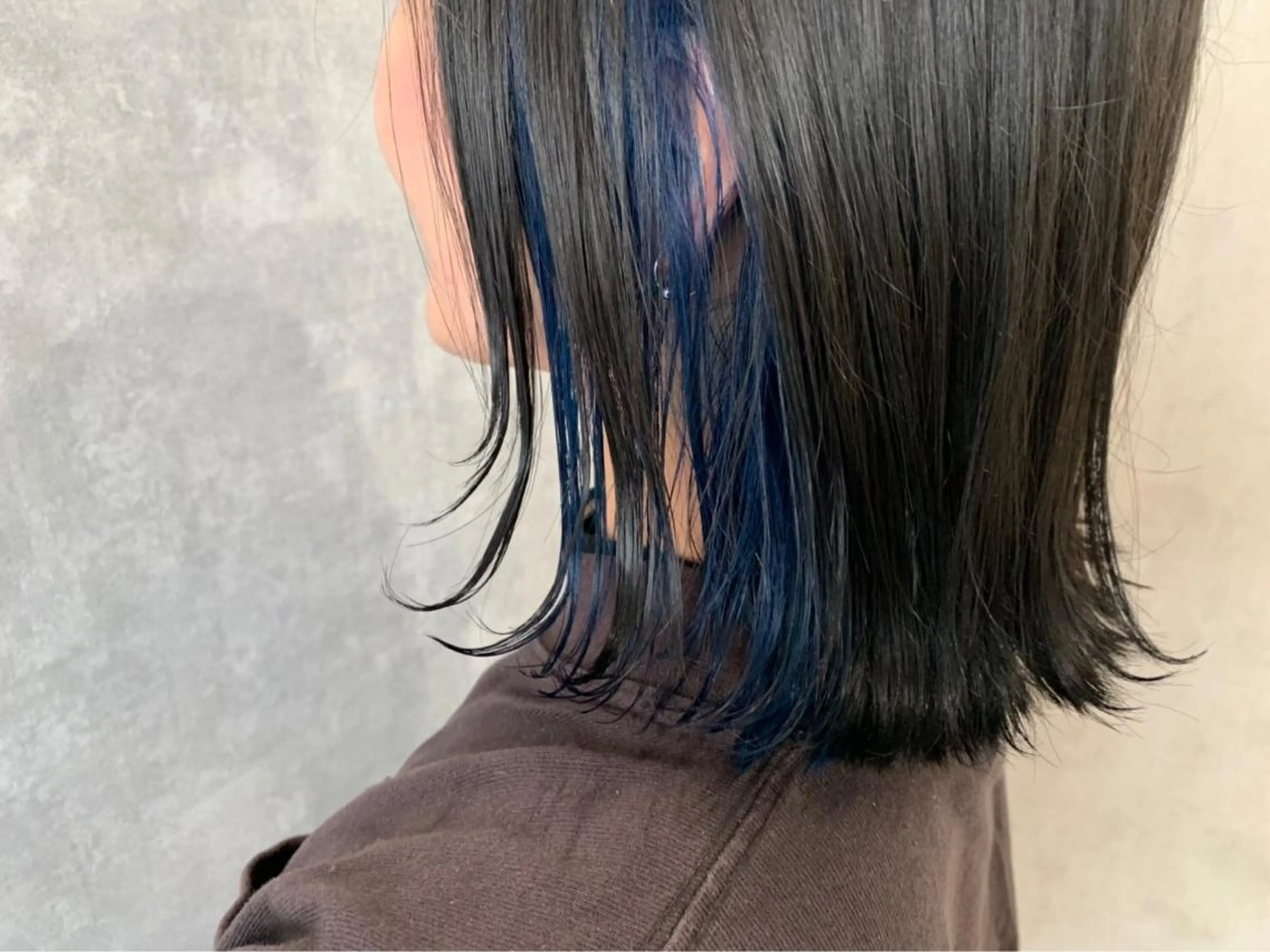 ミディアム カラー U-AMBOISE ユーアンボワーズのヘアスタイル