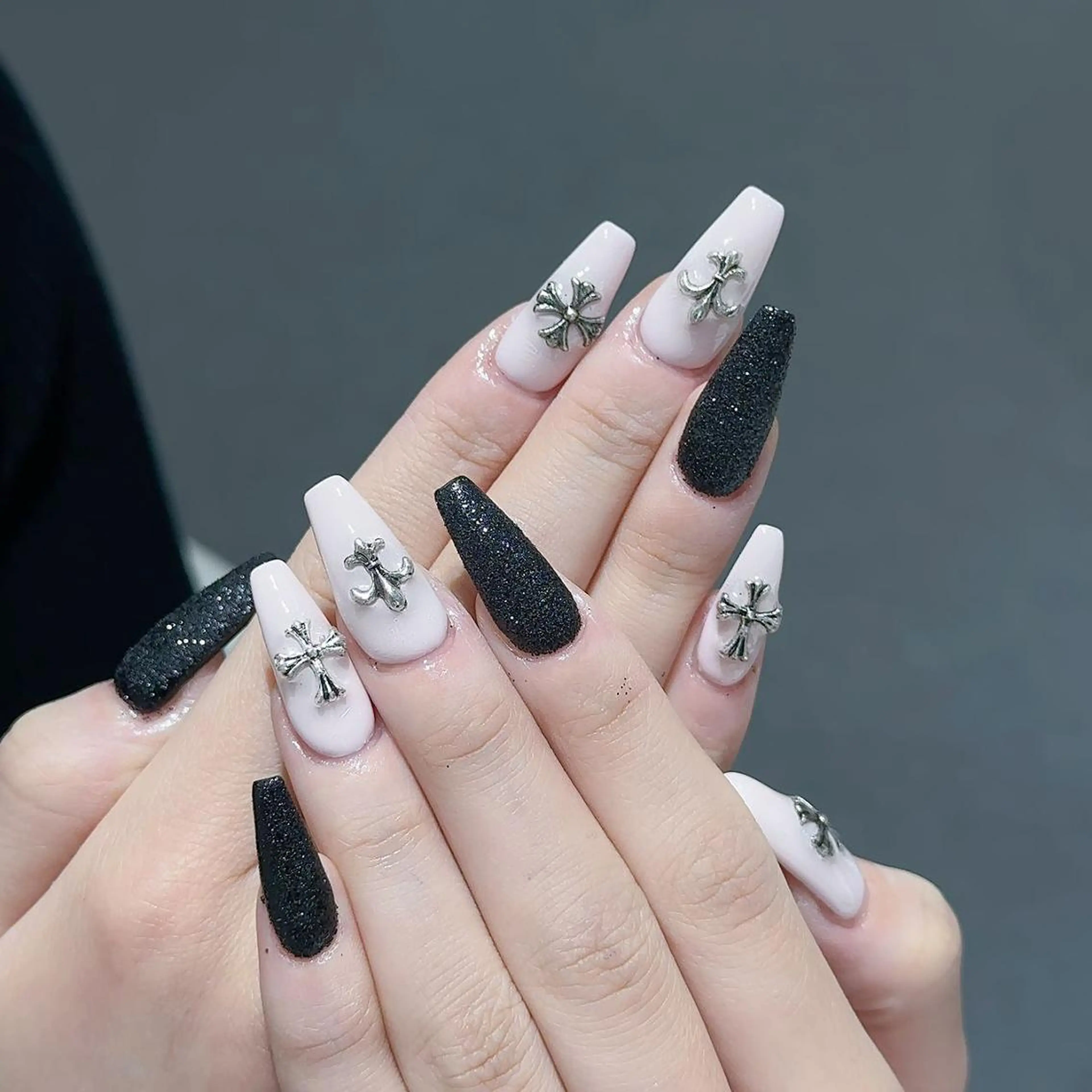 ネイル ハンドネイル Queens PUPUのネイルデザイン