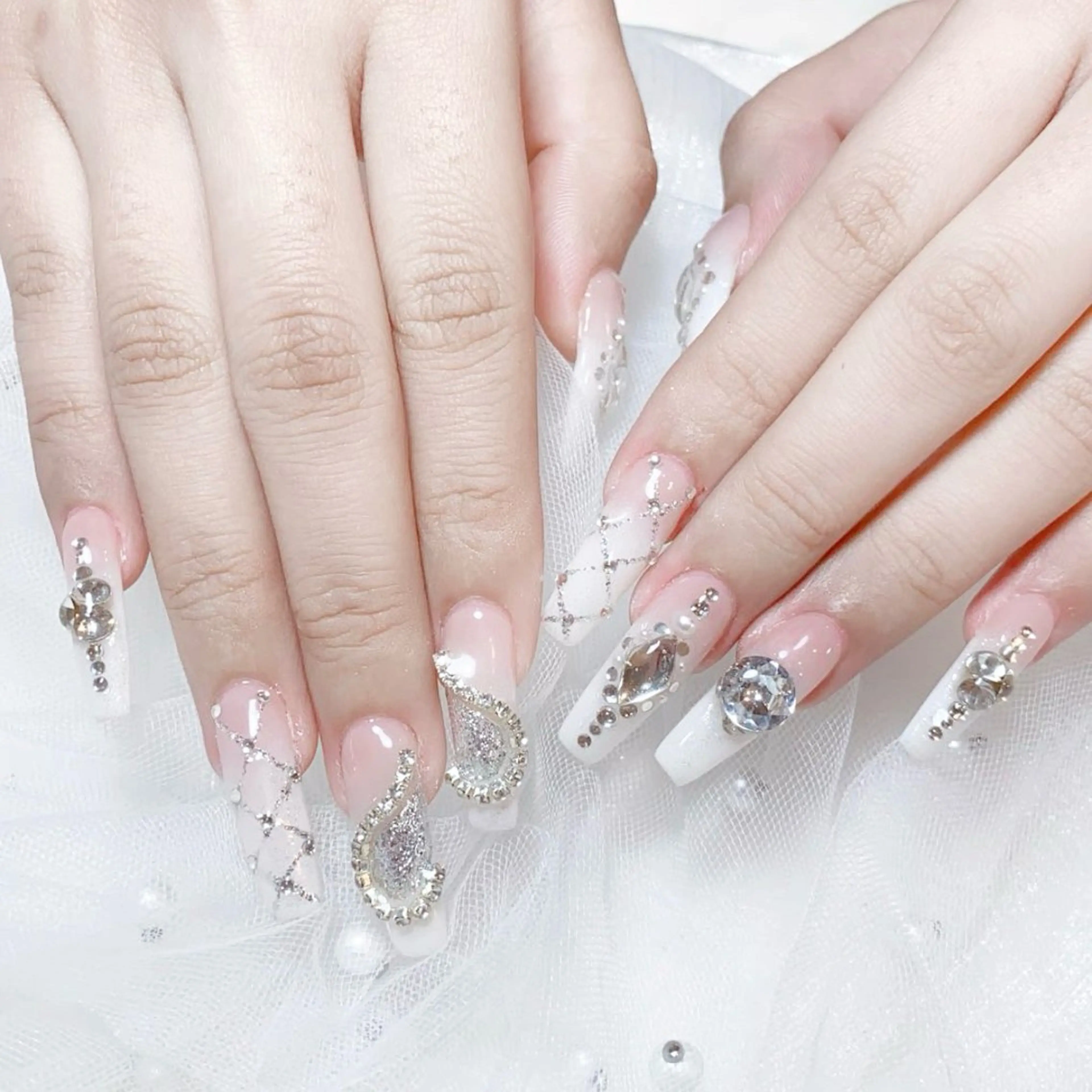 メンズ ネイル メンズ韓国風 アートネイル オーロラネイル ガーリー キラキラネイル ハンドネイル Nail salon 木にいるのネイルデザイン