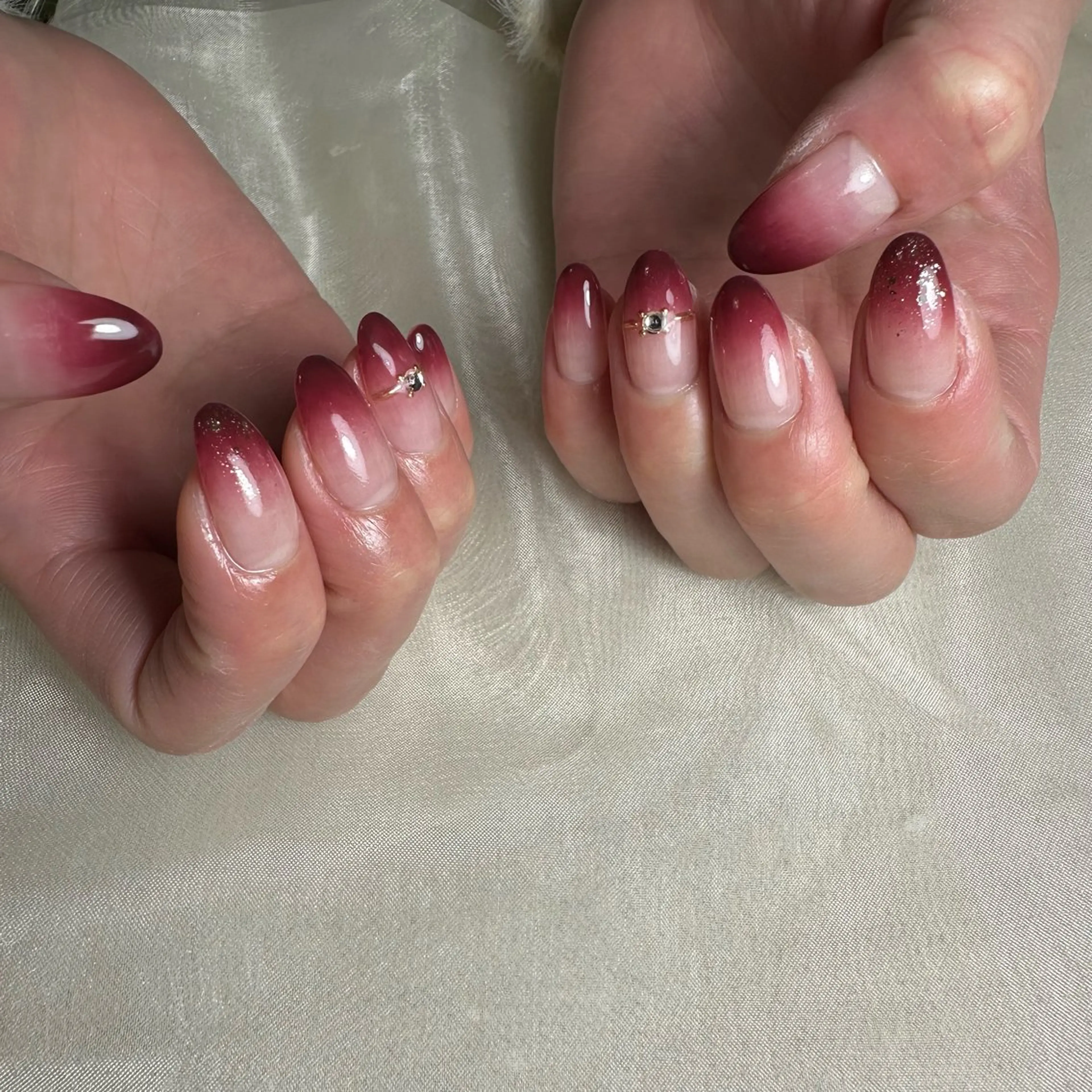 ネイル repos~ルポ~所属・里見 麗のネイルデザイン