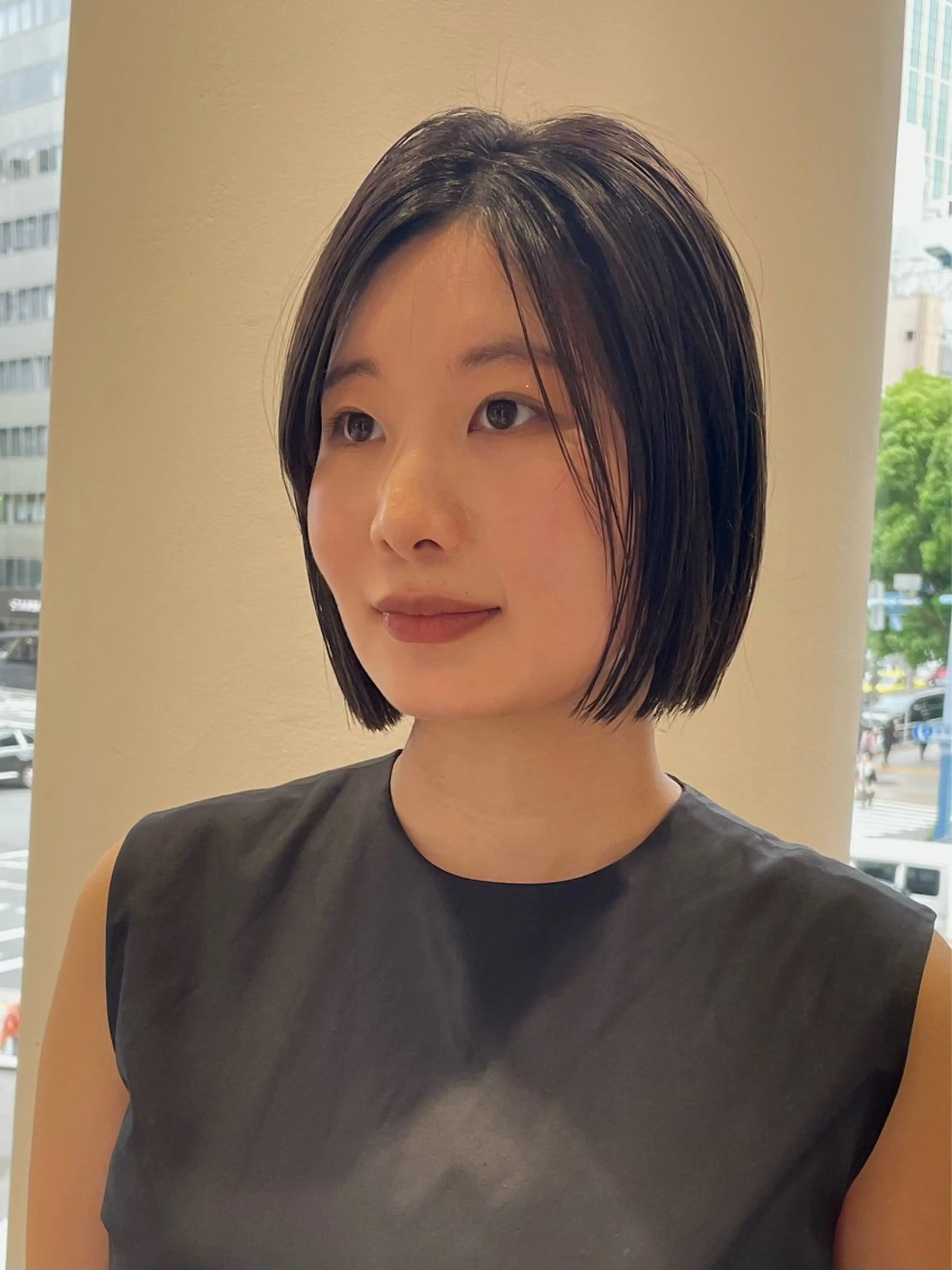 ミディアム カット ヘアカラー ELLE salon サエのヘアスタイル