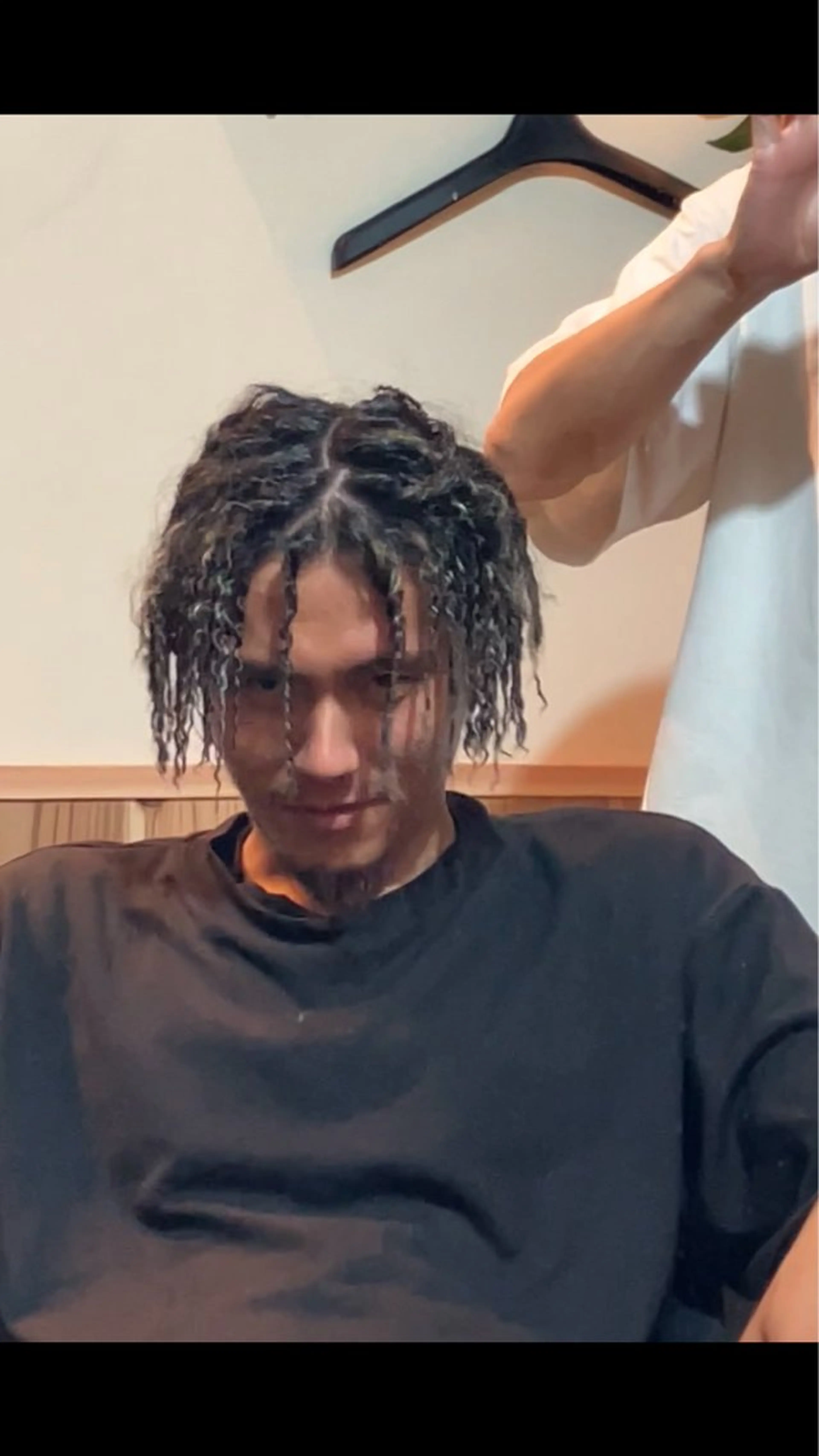 ミディアム カラー パーマ ミディアムパーマ メッシュ HAIR BASE ZAWAWA所属・レイヤー/ブリーチ｜ 特殊パーマ/赤澤のヘアスタイル