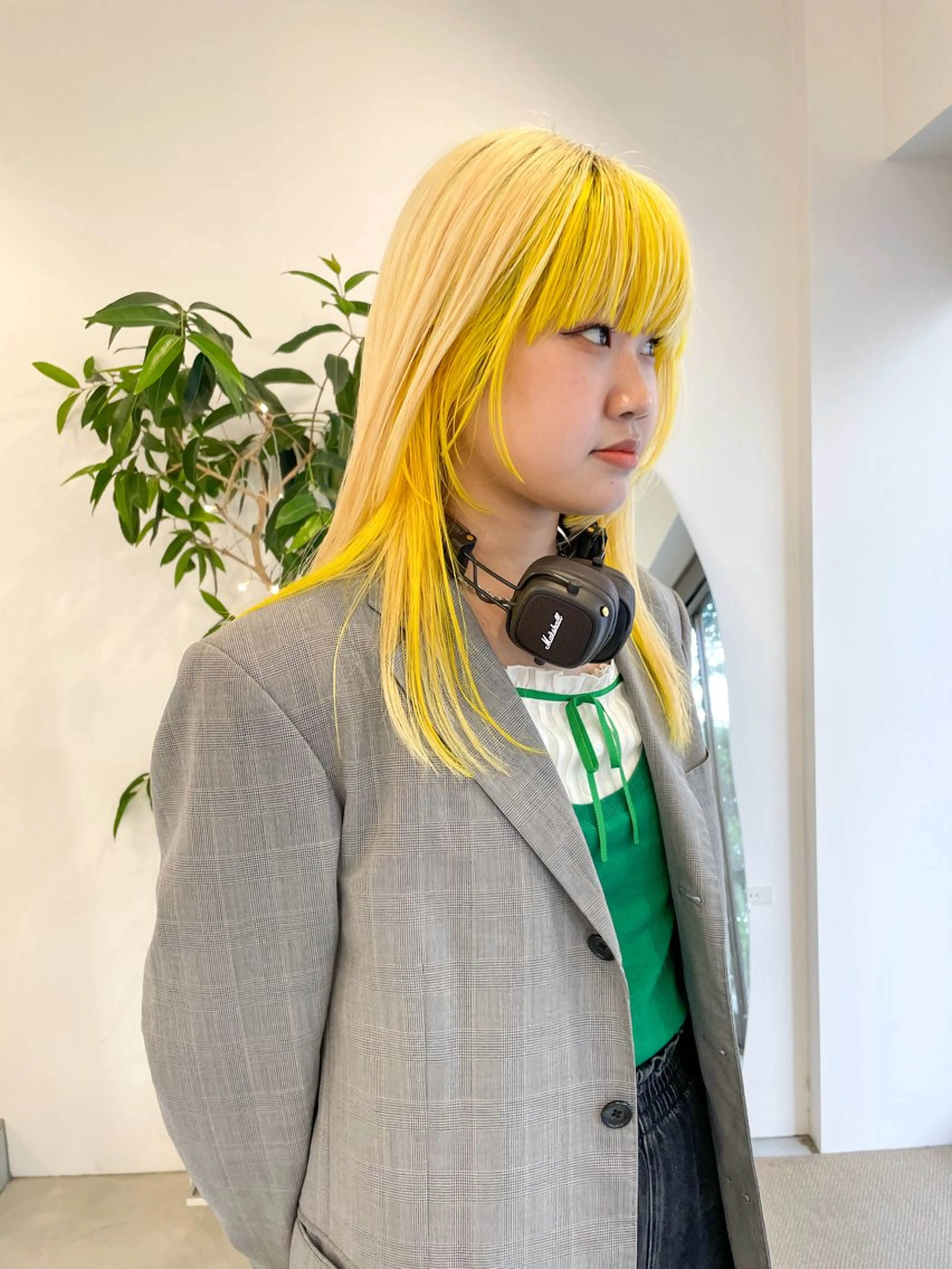 ミディアム カラー 可愛いパーマスタイル といえばISSEYのヘアスタイル