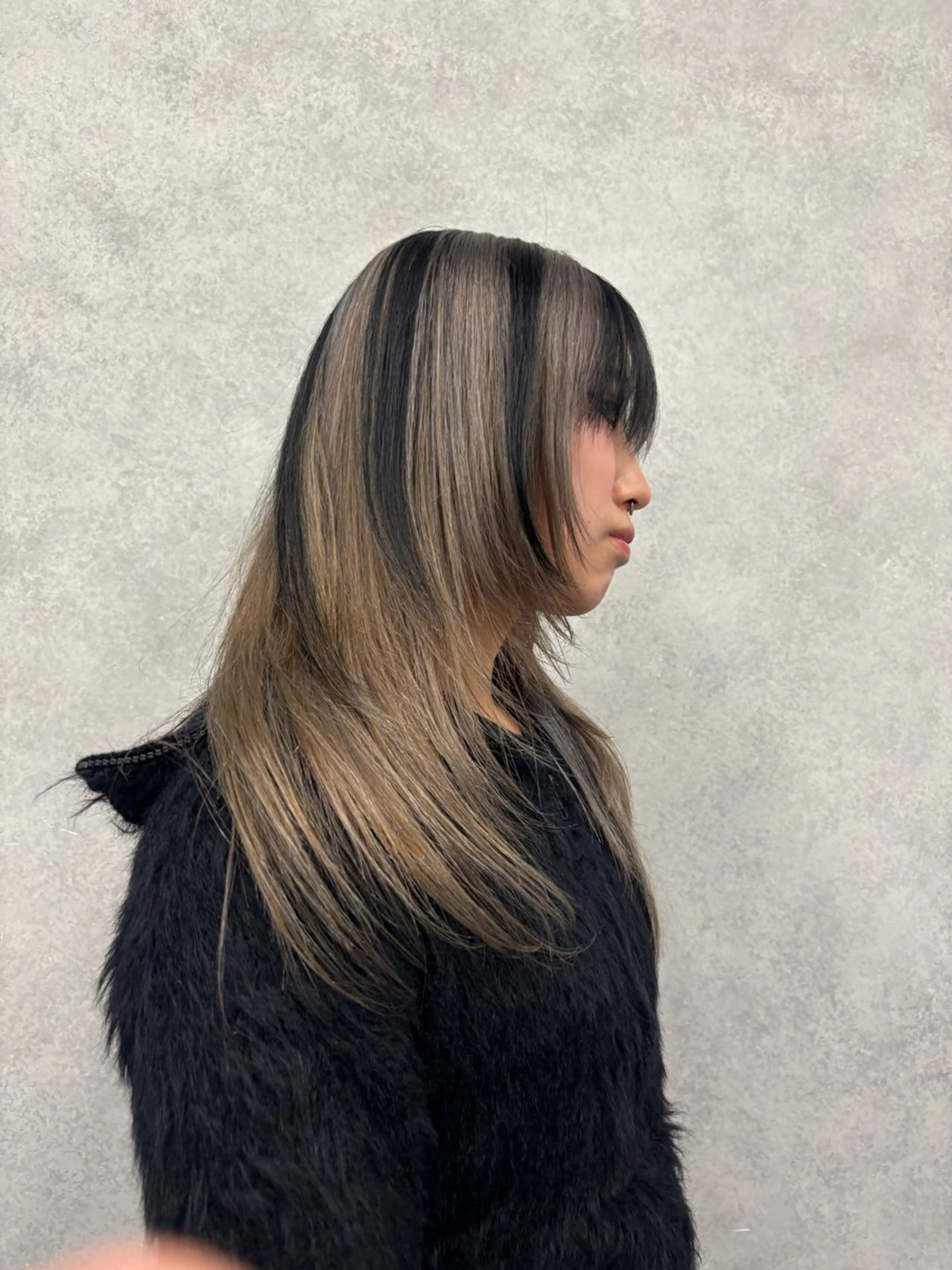 カラー ブリーチ グレージュ ✂︎渋谷✂︎ ADITIONのヘアスタイル