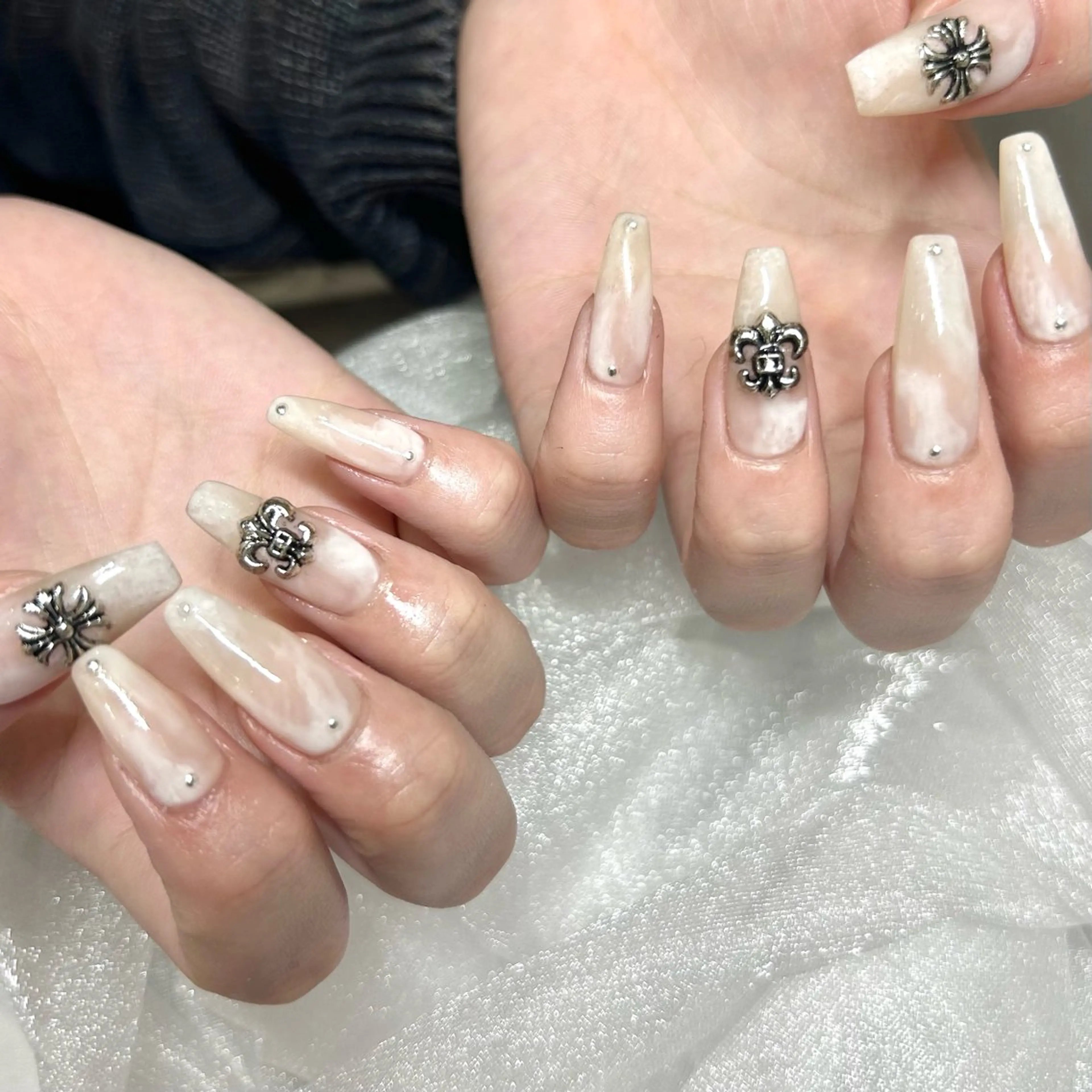 ネイル ハンドネイル 💅🏽 SHIORI🌙のネイルデザイン