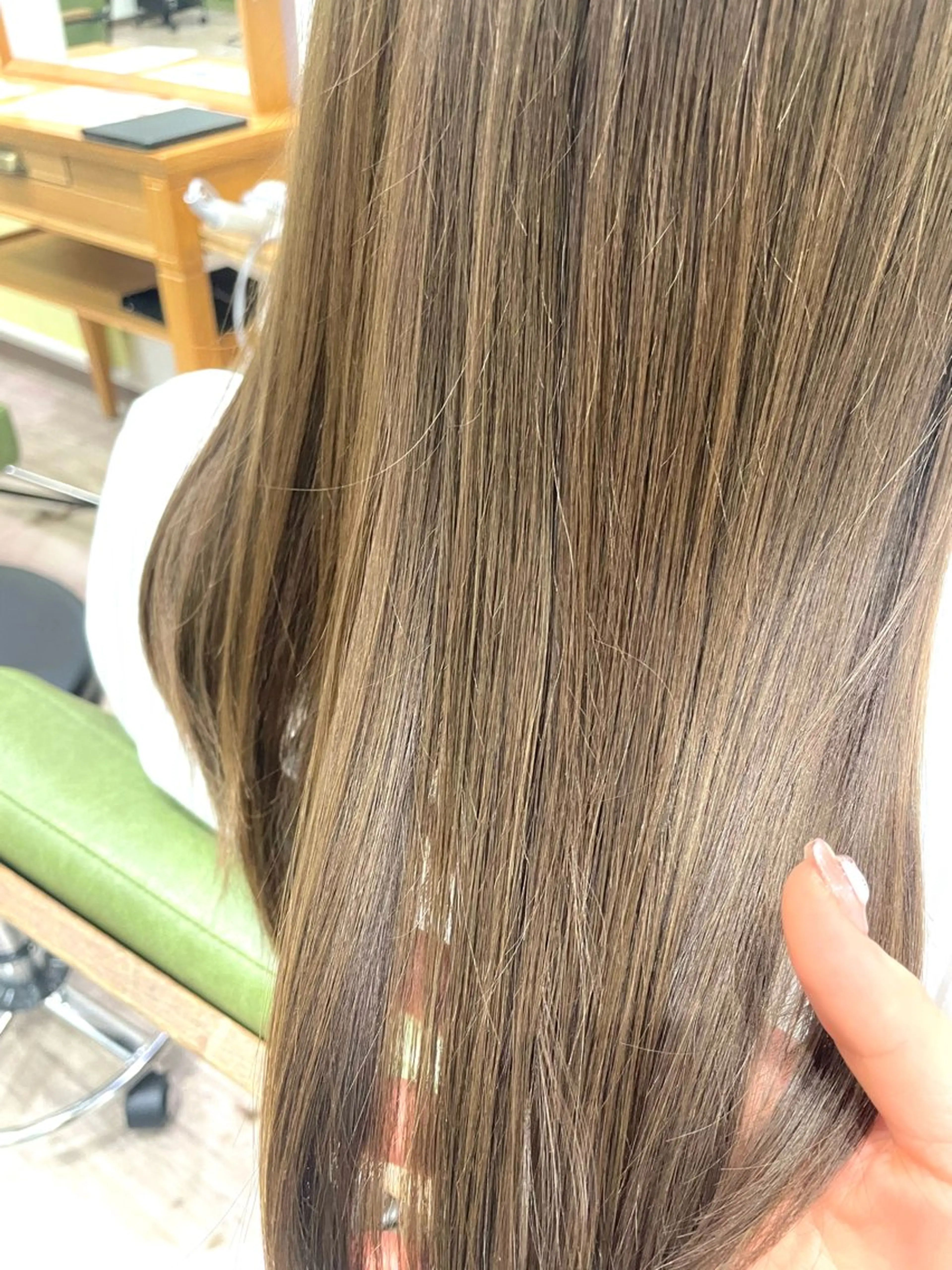 カット + ワンカラーの写真