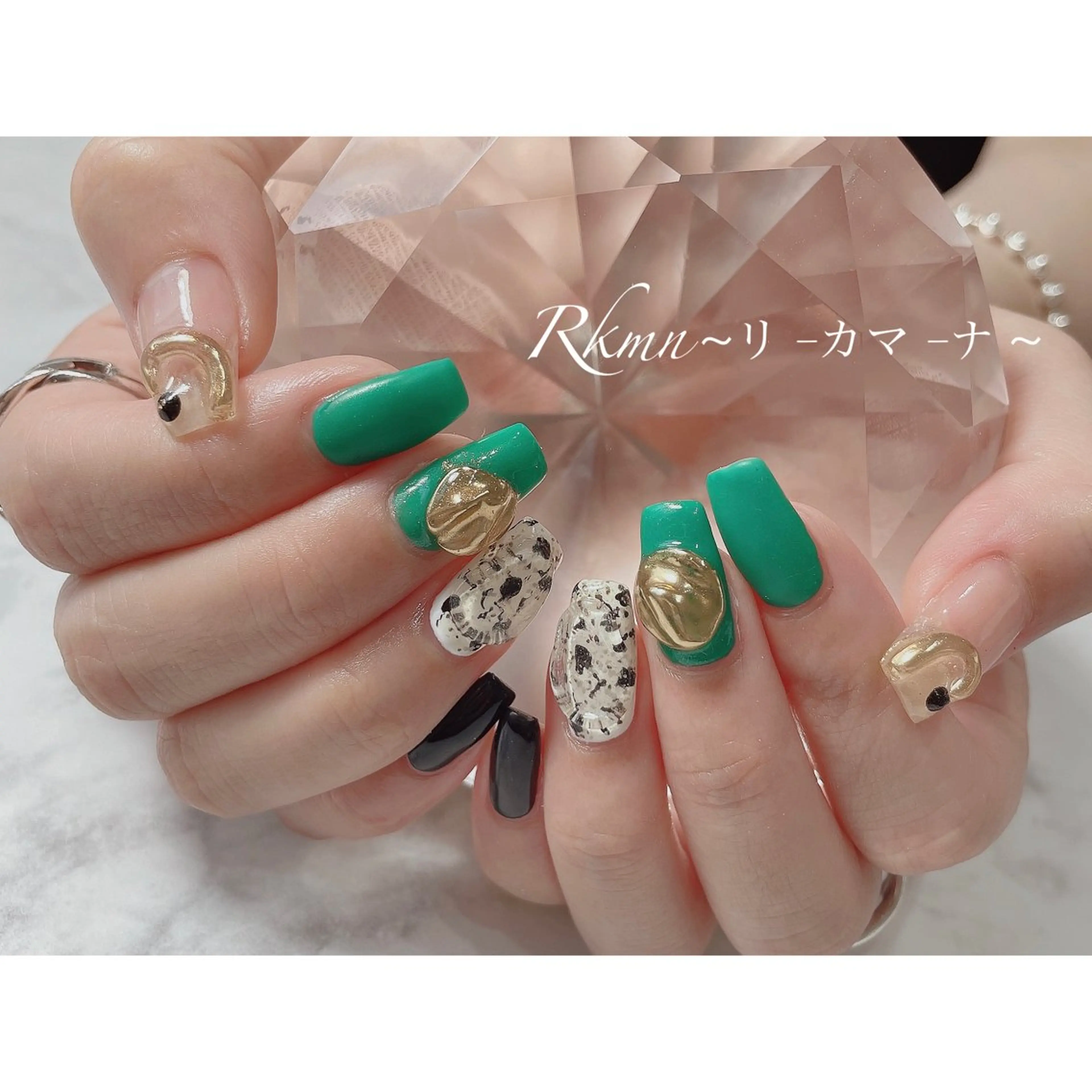 ネイル アートネイル グリーン ミラーネイル ニュアンスネイル 春ネイル ハンドネイル フットネイル ハンドケア Rkmn ~リ-カマ-ナ~のネイルデザイン