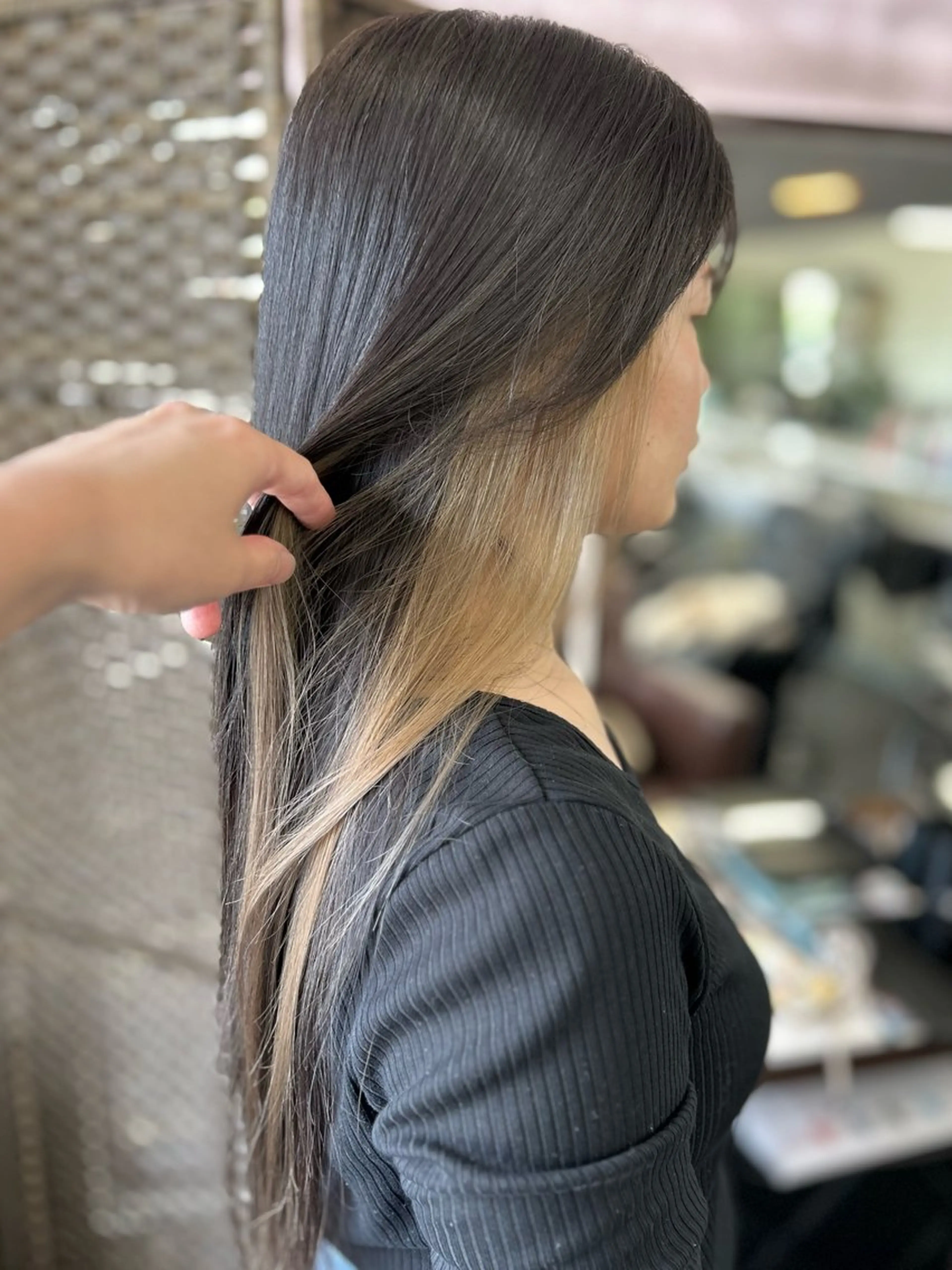 ロング カラー イヤリングカラー グレージュ ヘアカラー トリートメント 沢田 瞳のヘアスタイル