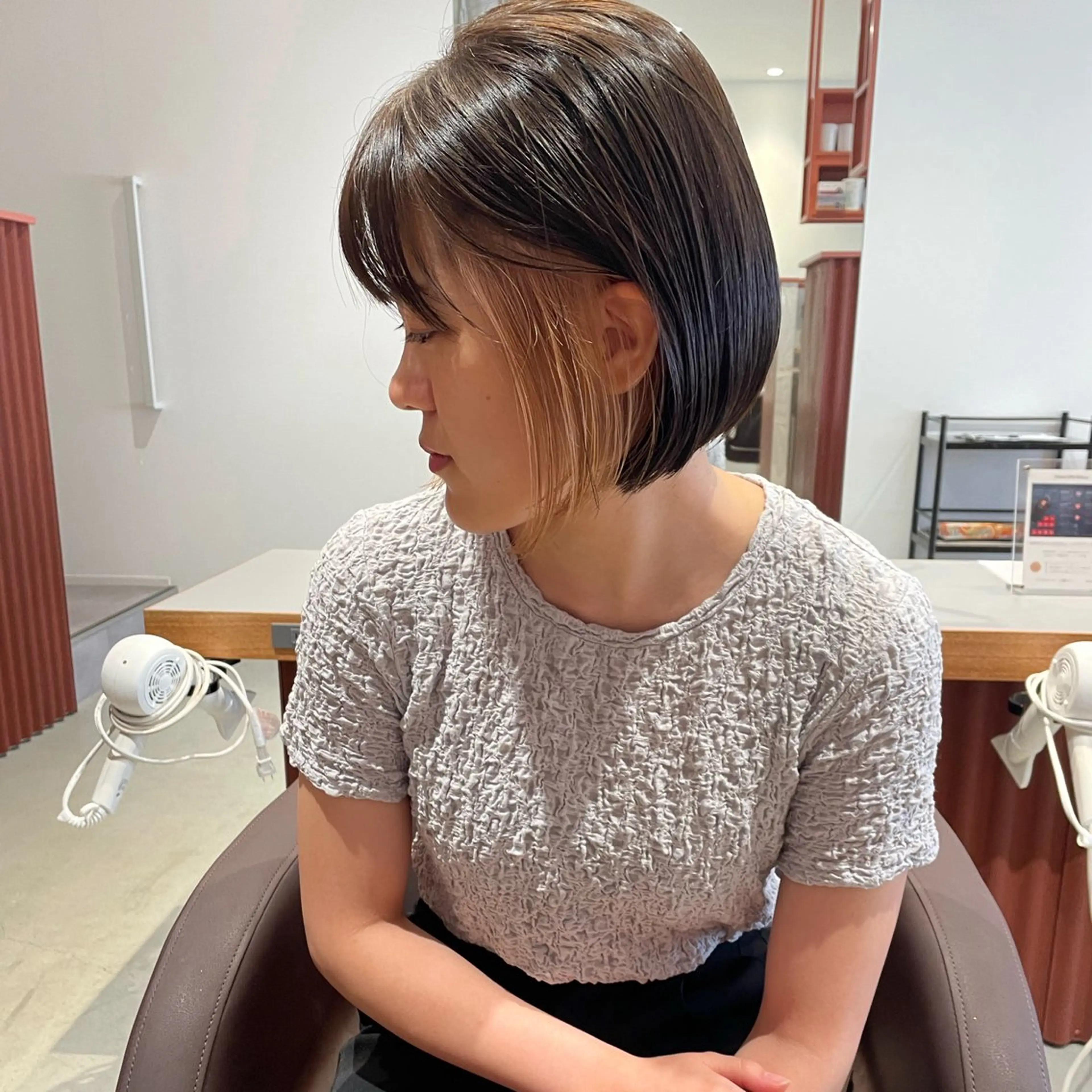 ショート カラー ベージュカラー イヤリングカラー ボブ ヘアカラー 北九州美容室 🕊️わかな✂︎のヘアスタイル