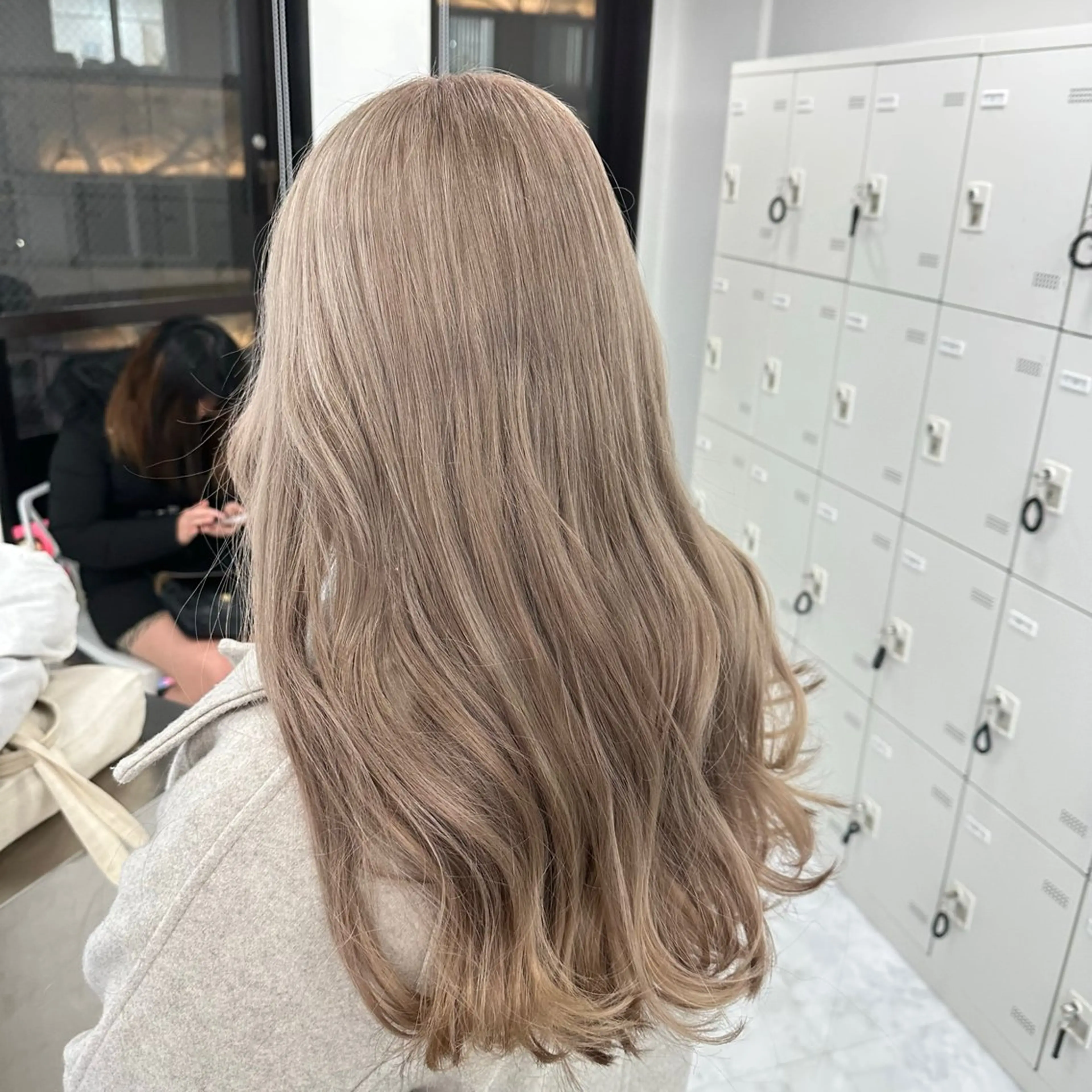 セミロング カラー ダブルカラー 韓国レイヤーKYONのヘアスタイル