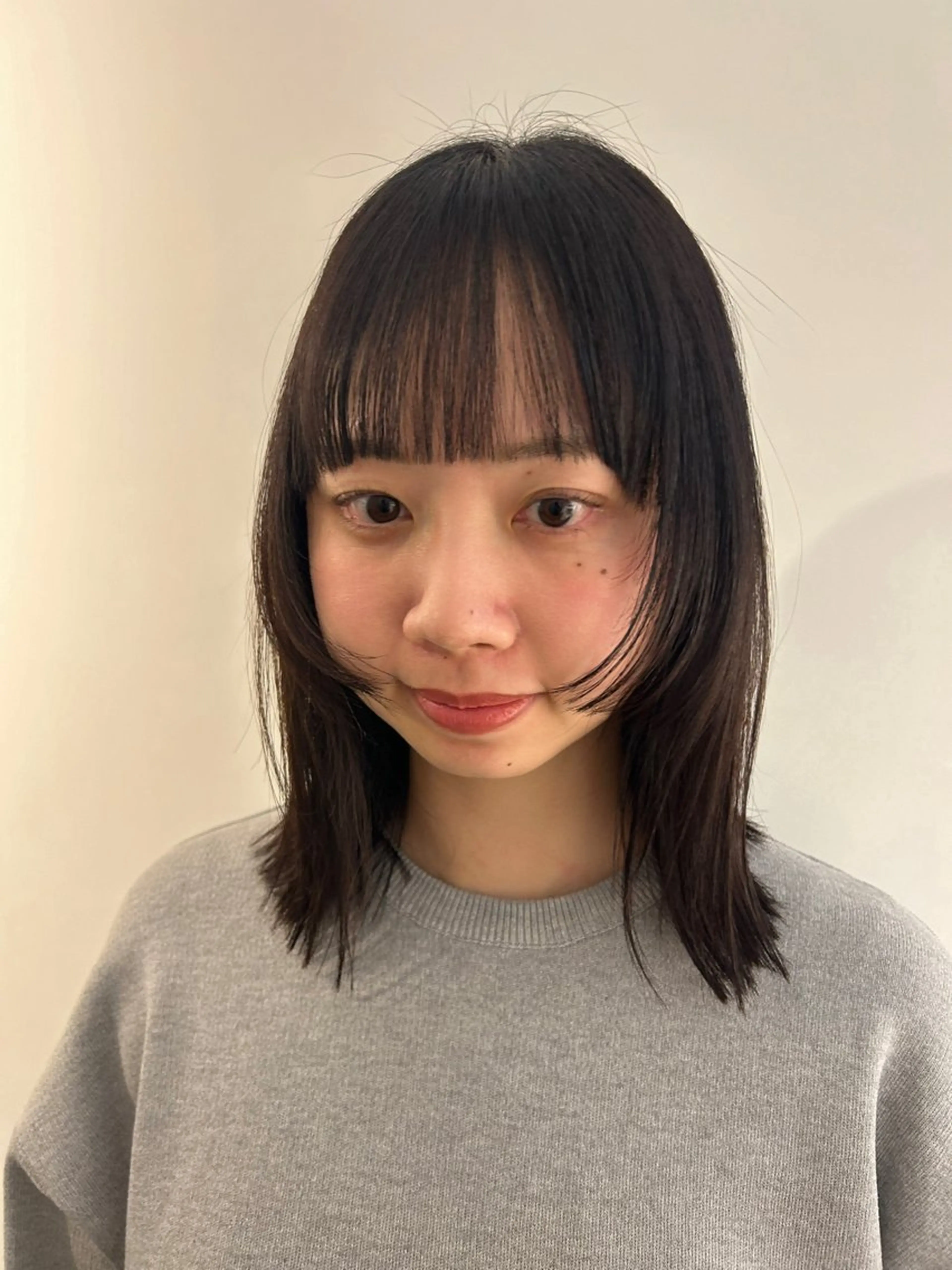 ミディアム レイヤーカット Ata.所属・kubo nozomiのヘアスタイル