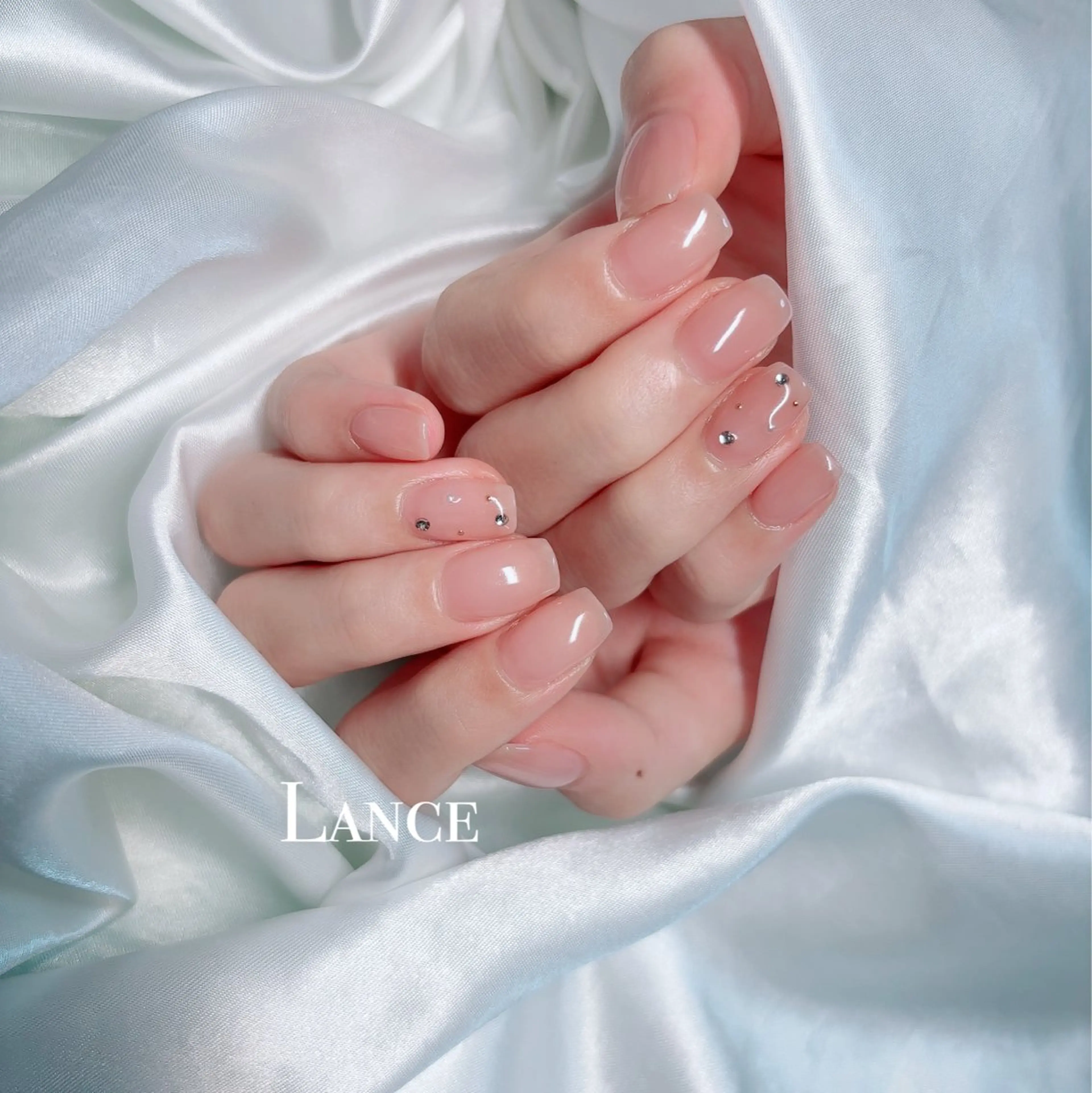 ネイル オーロラネイル フットネイル フレンチネイル キラキラネイル 韓国ネイル ハンドネイル Lance nailのネイルデザイン