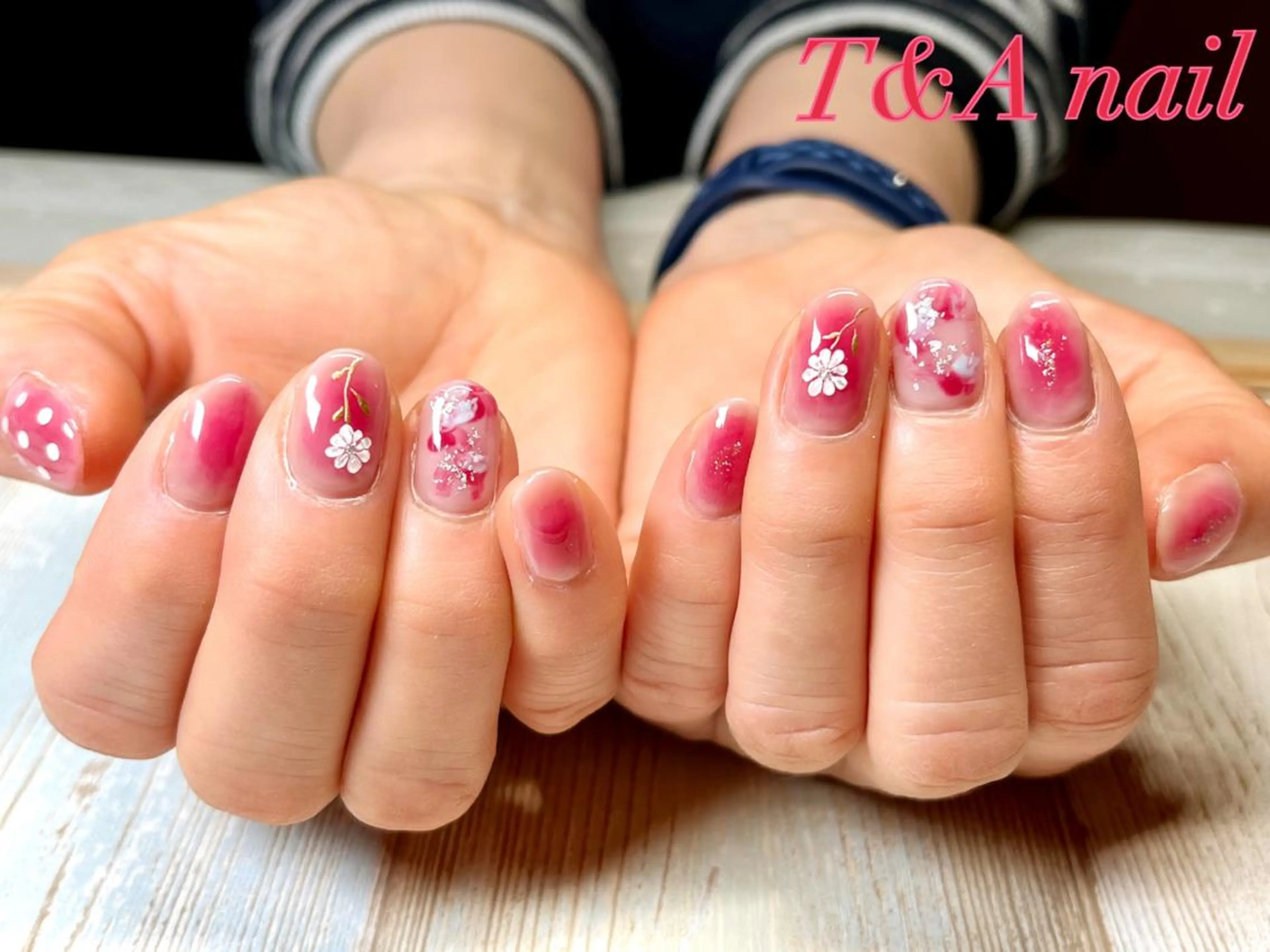 ミディアム ネイル チークネイル 長さ出し フラワーネイル ジェルネイル ニュアンスネイル ハンドネイル T&A nailのネイルデザイン