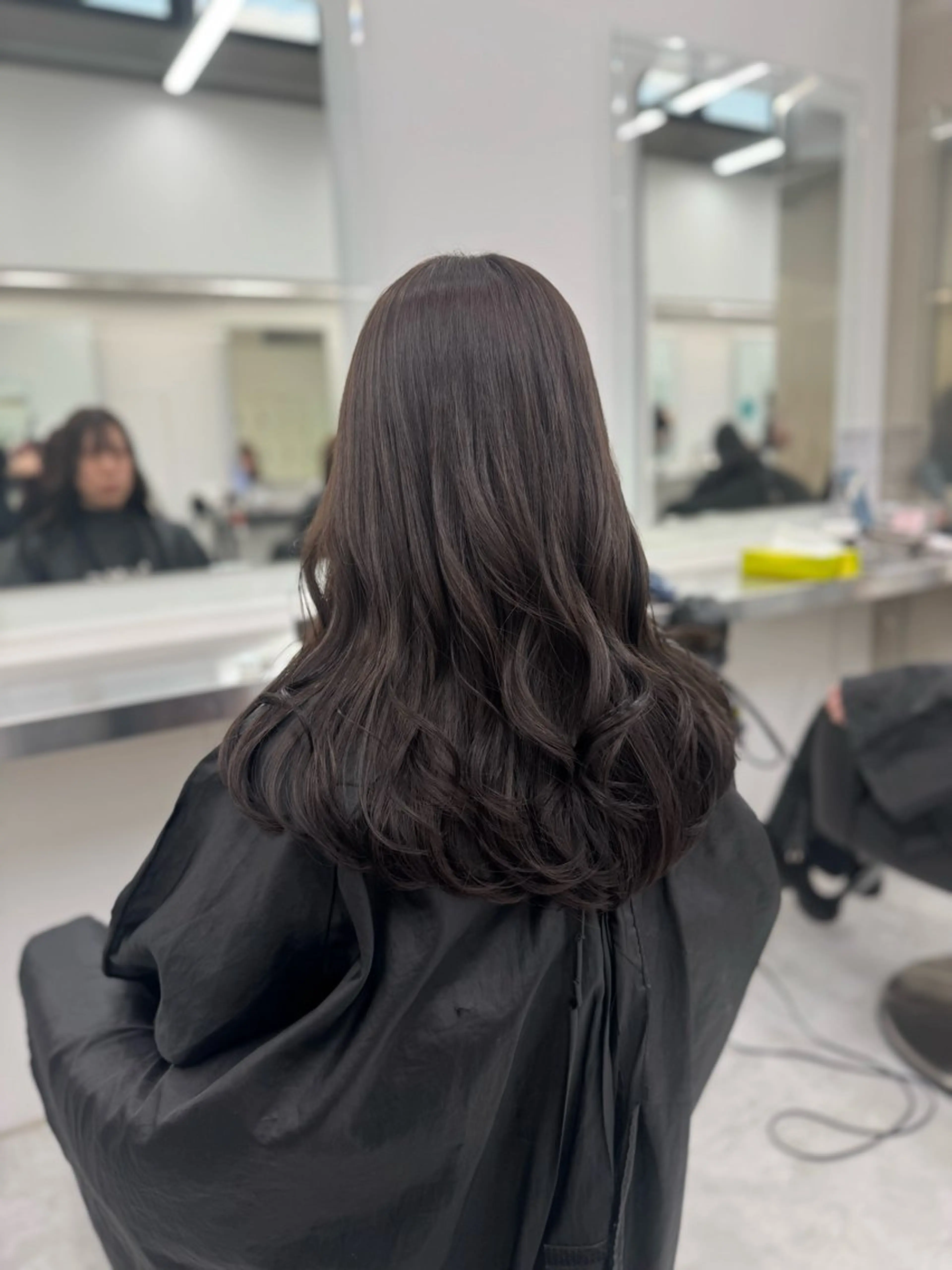セミロング カラー ヘアカラー ヘッドスパ ヘアセット ブリーチなし🤍透明 感カラー🤍しゅうじのヘアスタイル