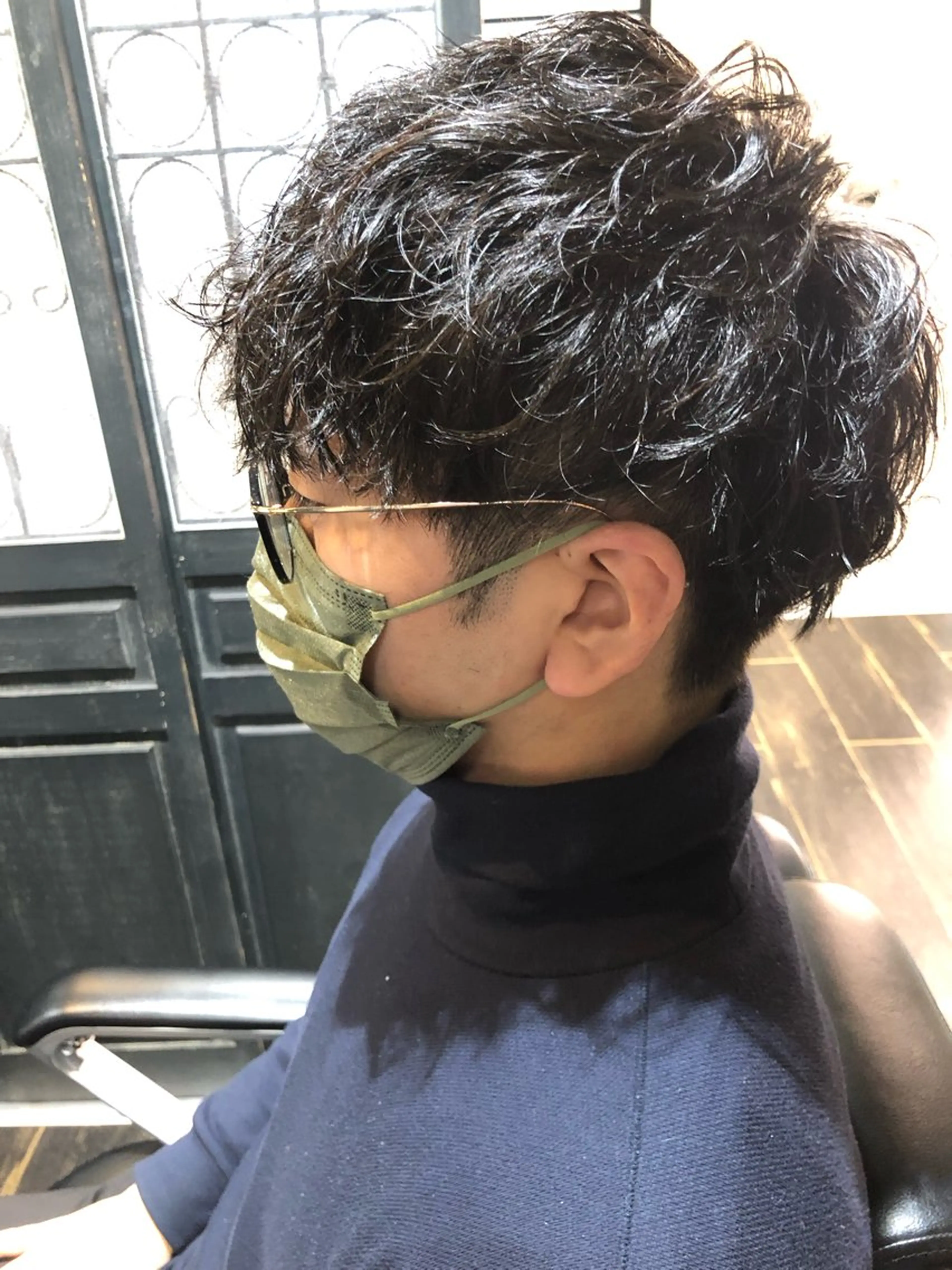 ショート パーマ メンズ カット パーマ ブリーチ無し白髪ぼか し/艶髪/津嘉山のヘアスタイル