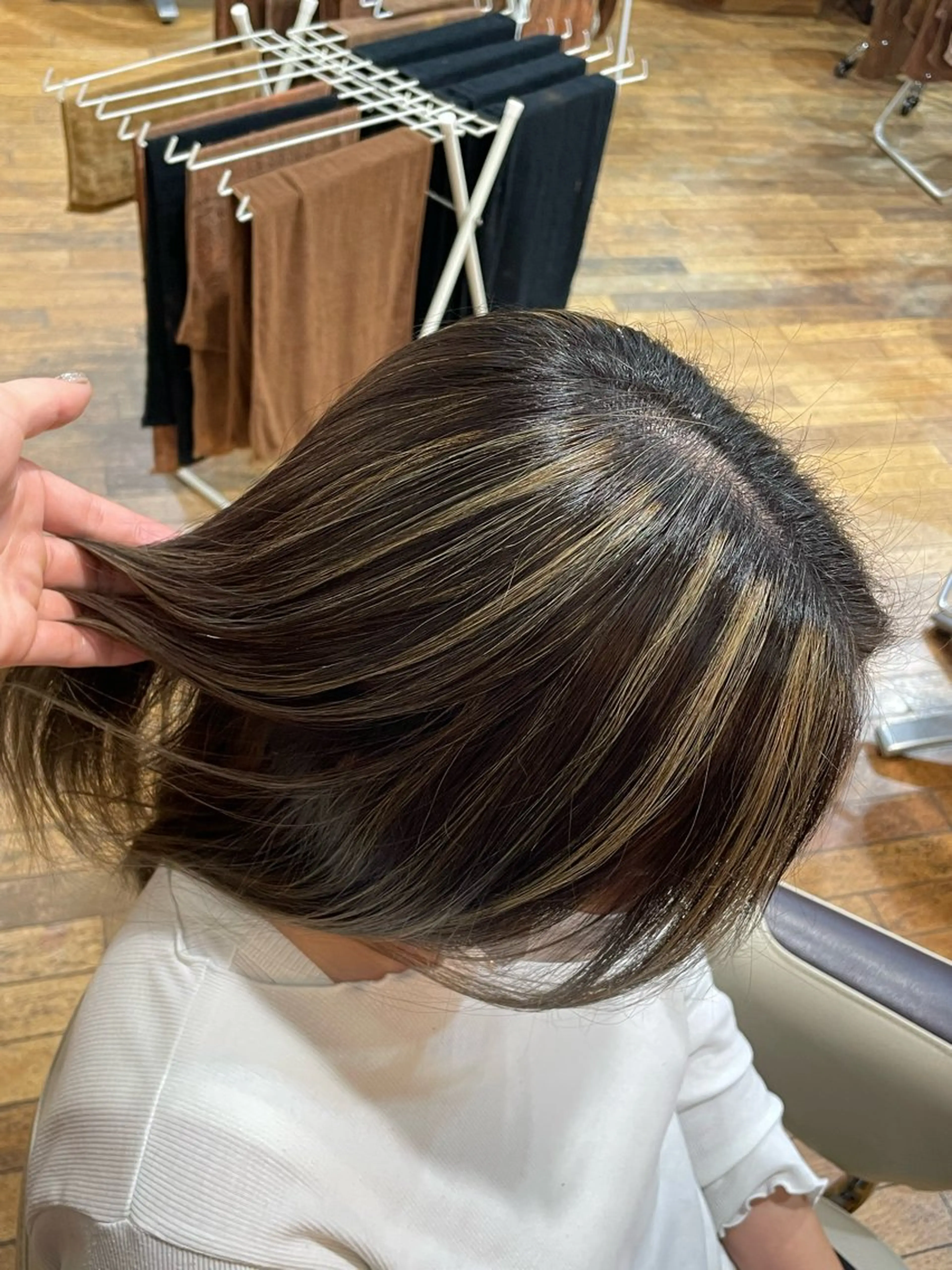 ロング ハイライト レイヤーカット イーストハムヘッドショップ所属・野村 直輝のヘアスタイル