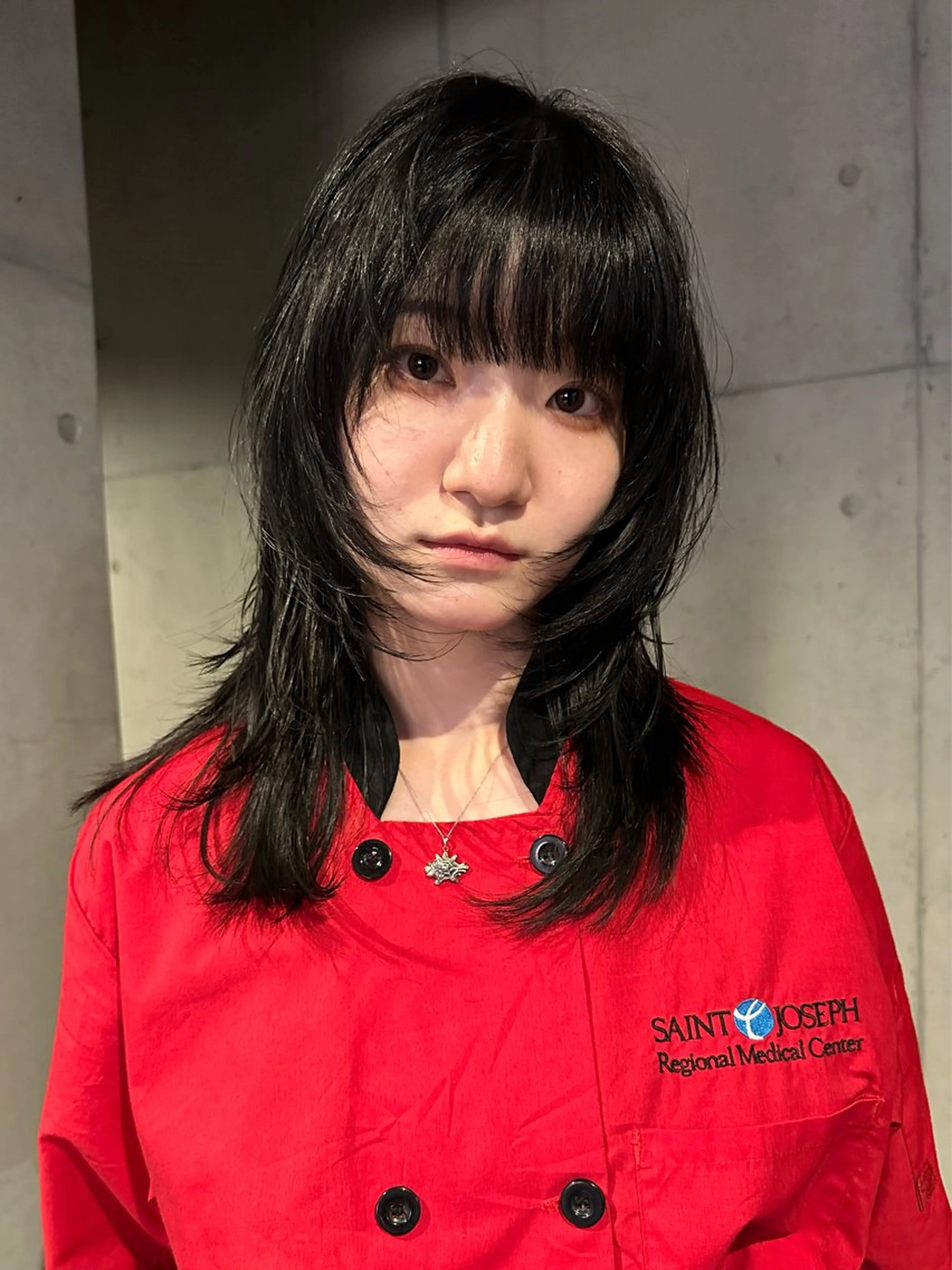 ミディアム カラー 顔まわりレイヤー レイヤーカット ウルフカット カット ヘアカラー ウルフ/レイヤー🟠 山本祐輔🟠のヘアスタイル