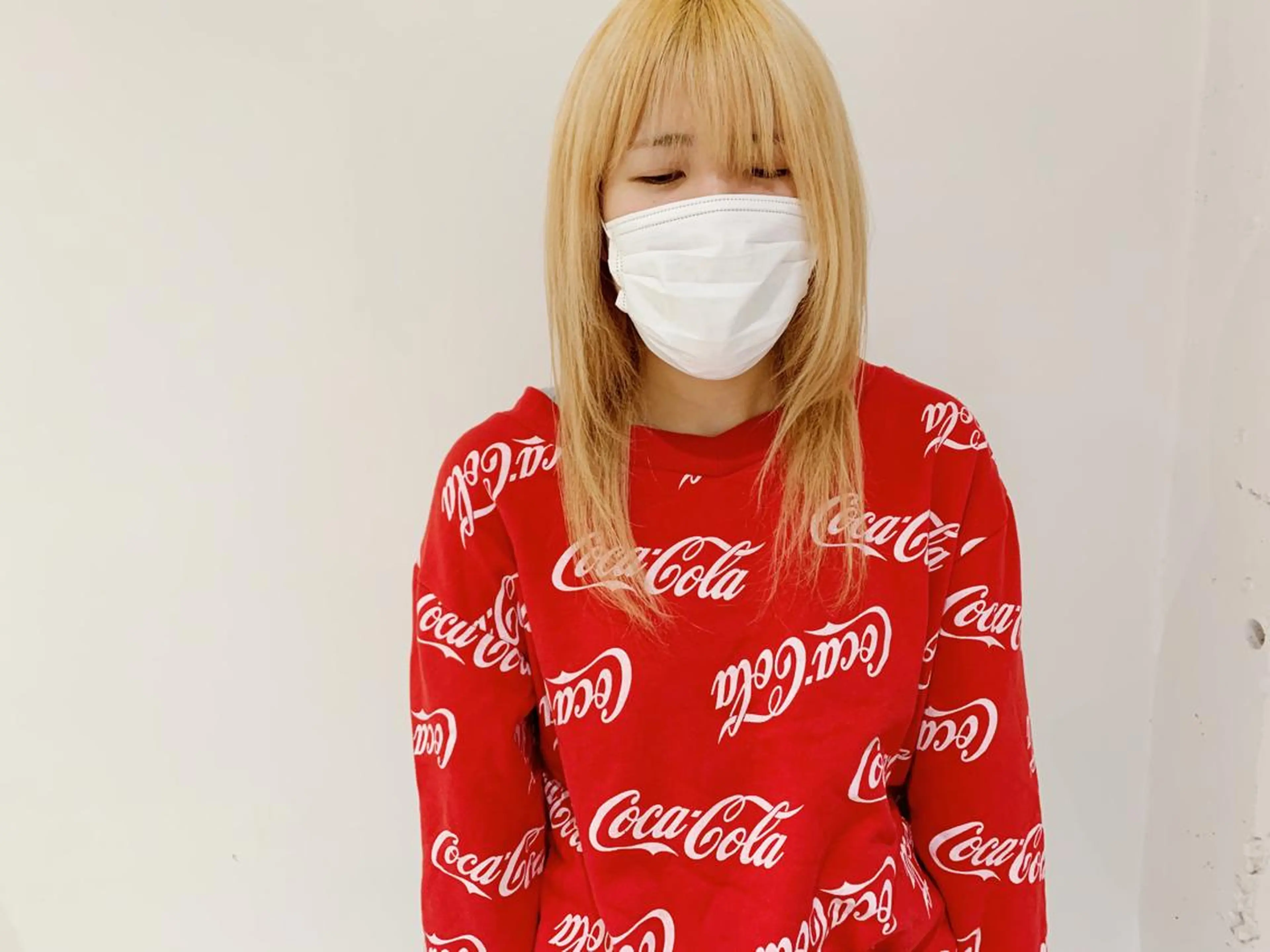 ミディアム カラー 抜きっぱなしブロンド ブロンド ヘアカラー トリートメント タカハシ ハヤトのヘアスタイル