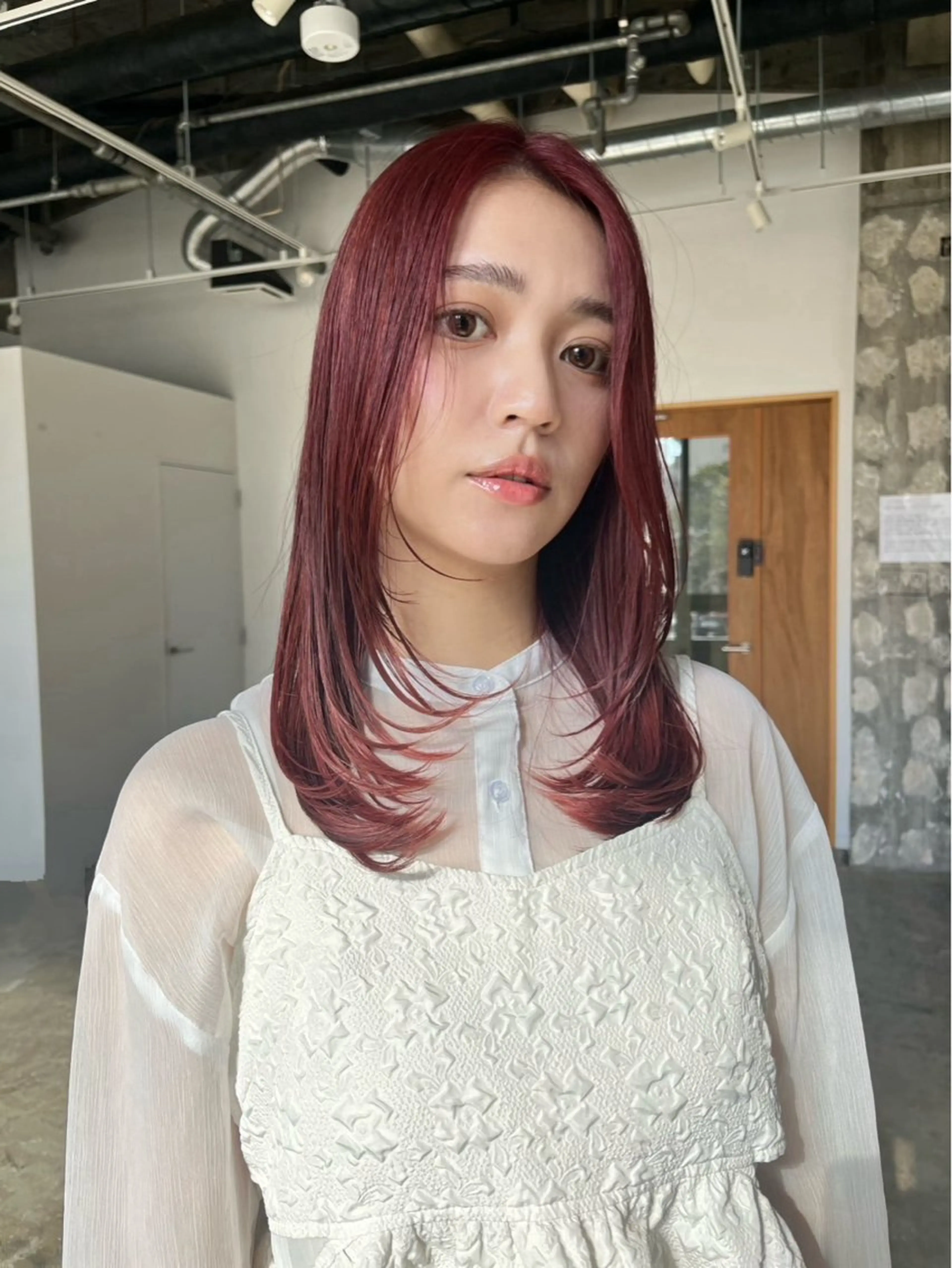 セミロング カラー ピンクカラー レイヤーカット カット ヘアカラー トリートメント 間水 和樹のヘアスタイル