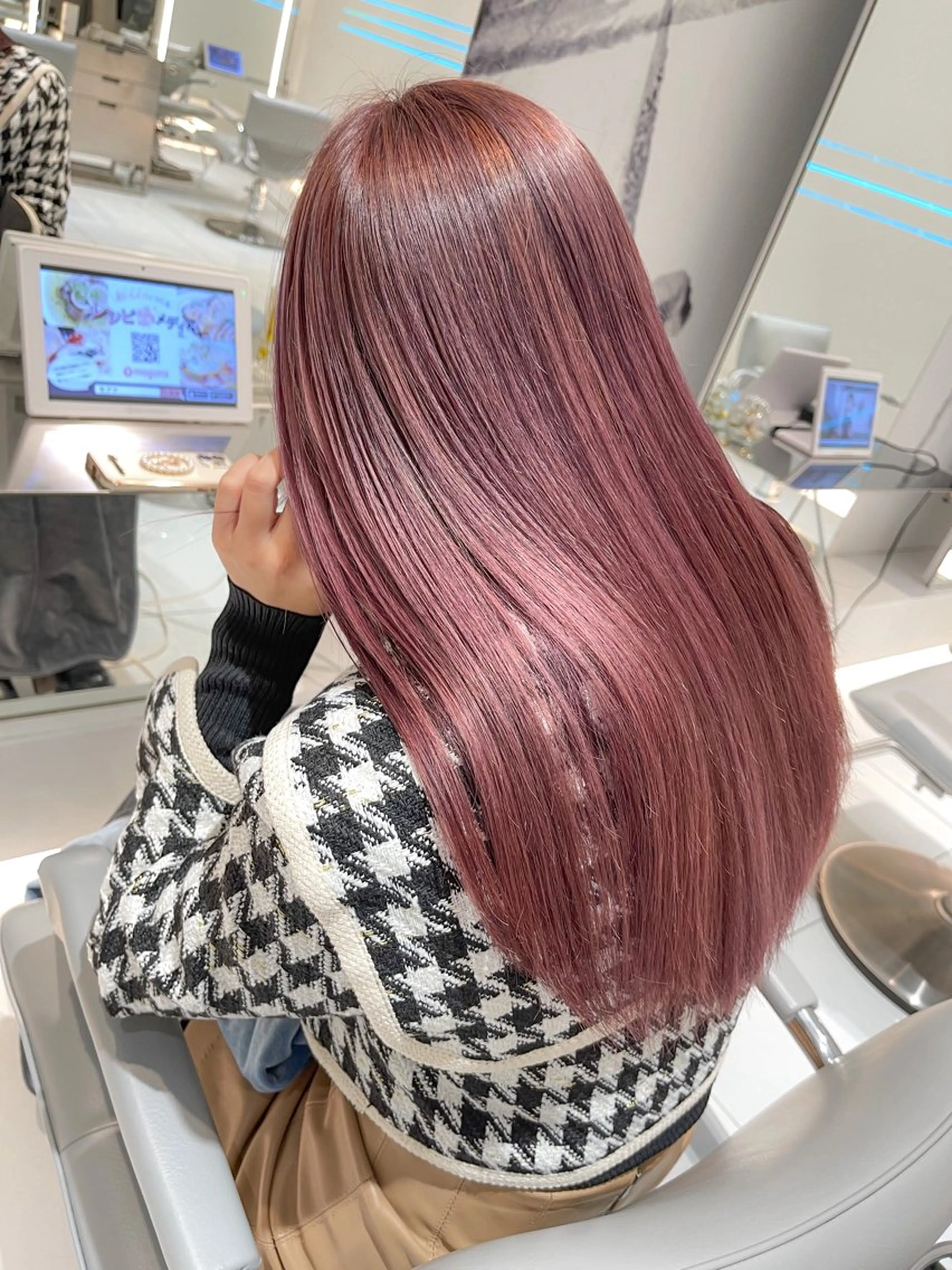 ロング カラー ヘアカラー 無料ショートカット 募集中anzu📛のヘアスタイル