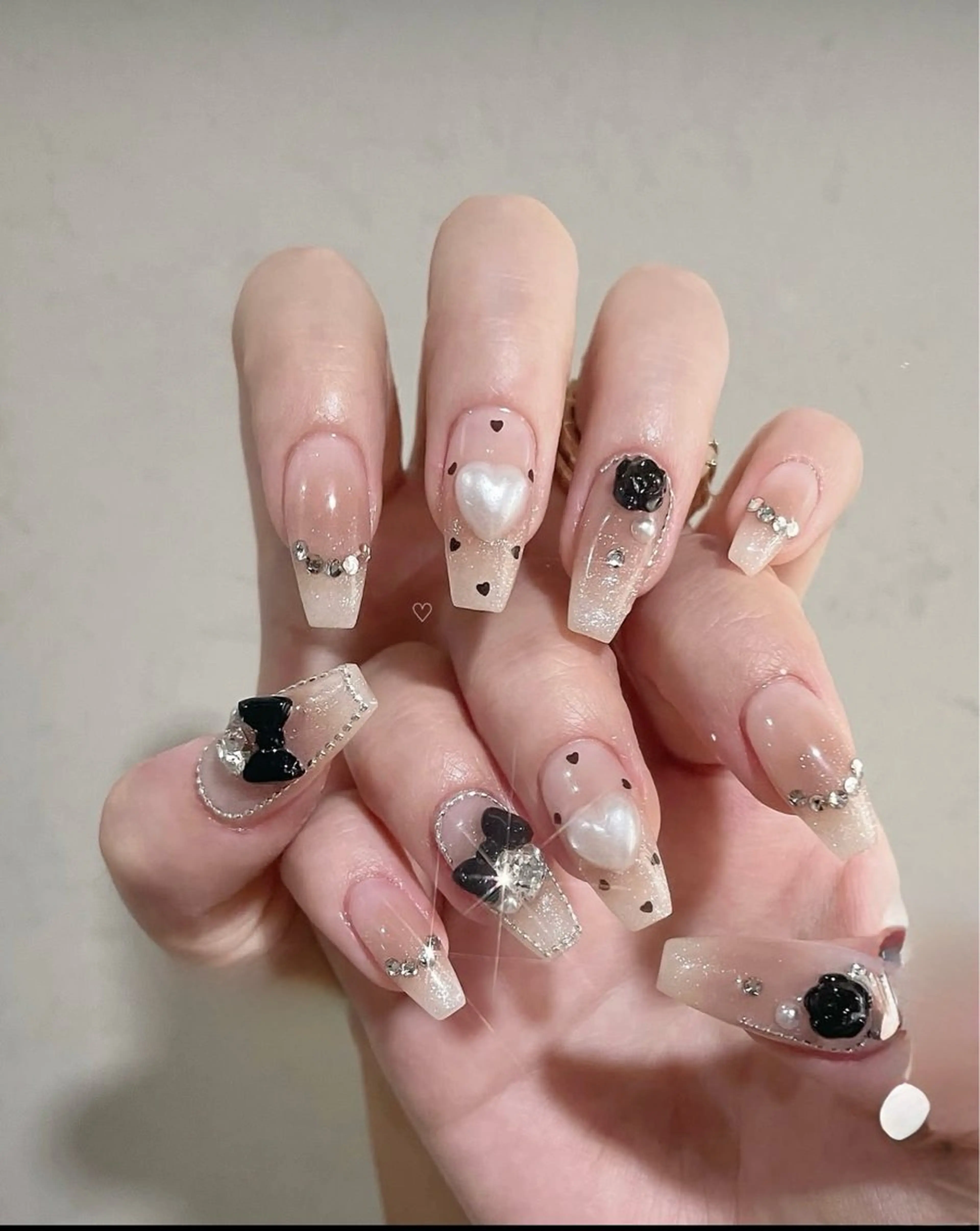 ネイル アートネイル ジェルネイル ガーリー キラキラネイル Nihonthy Nail 新宿所属・Nihonthy Nail 新宿のネイルデザイン