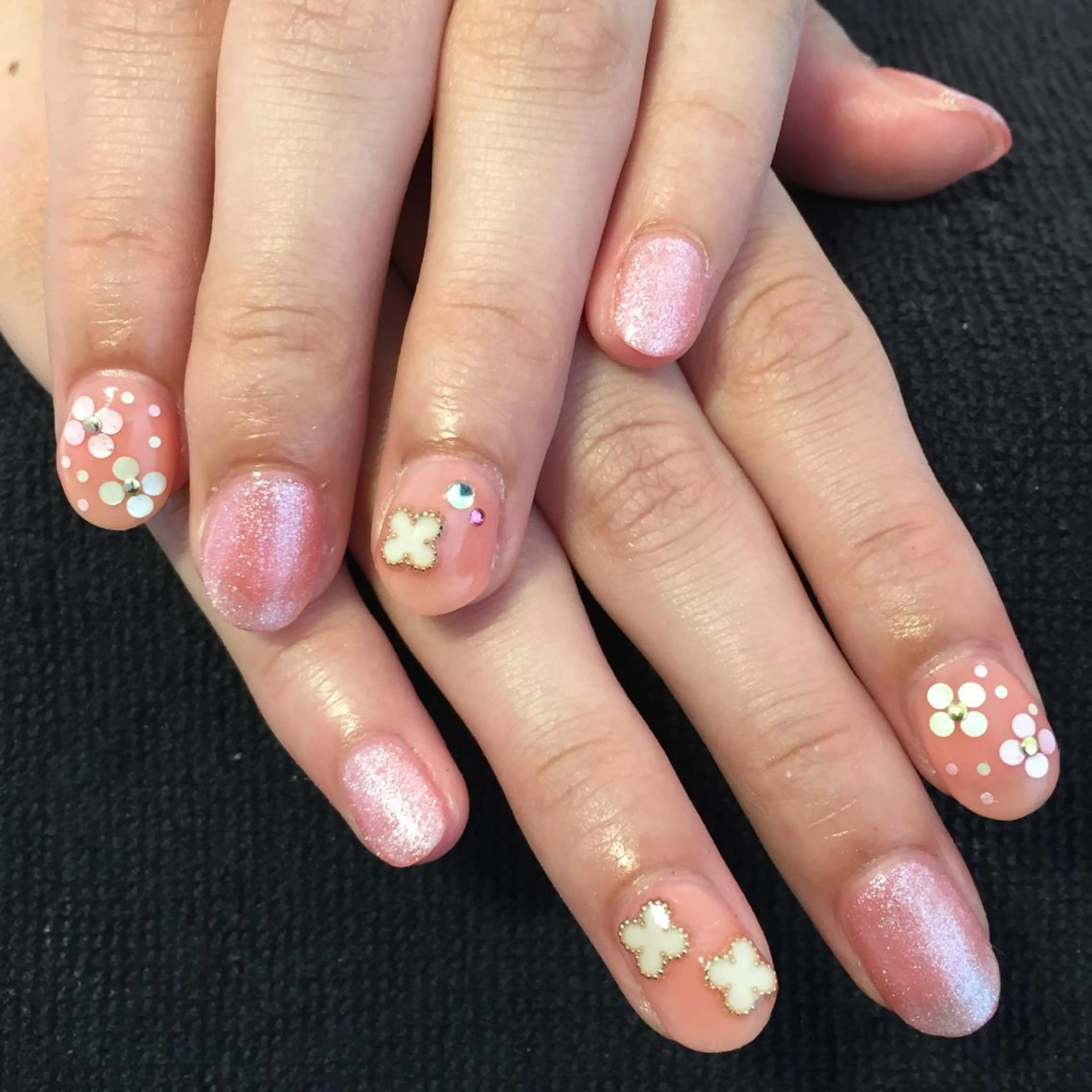 ネイル フラワーネイル BANBINANAIL所属・イリネコ マリのネイルデザイン