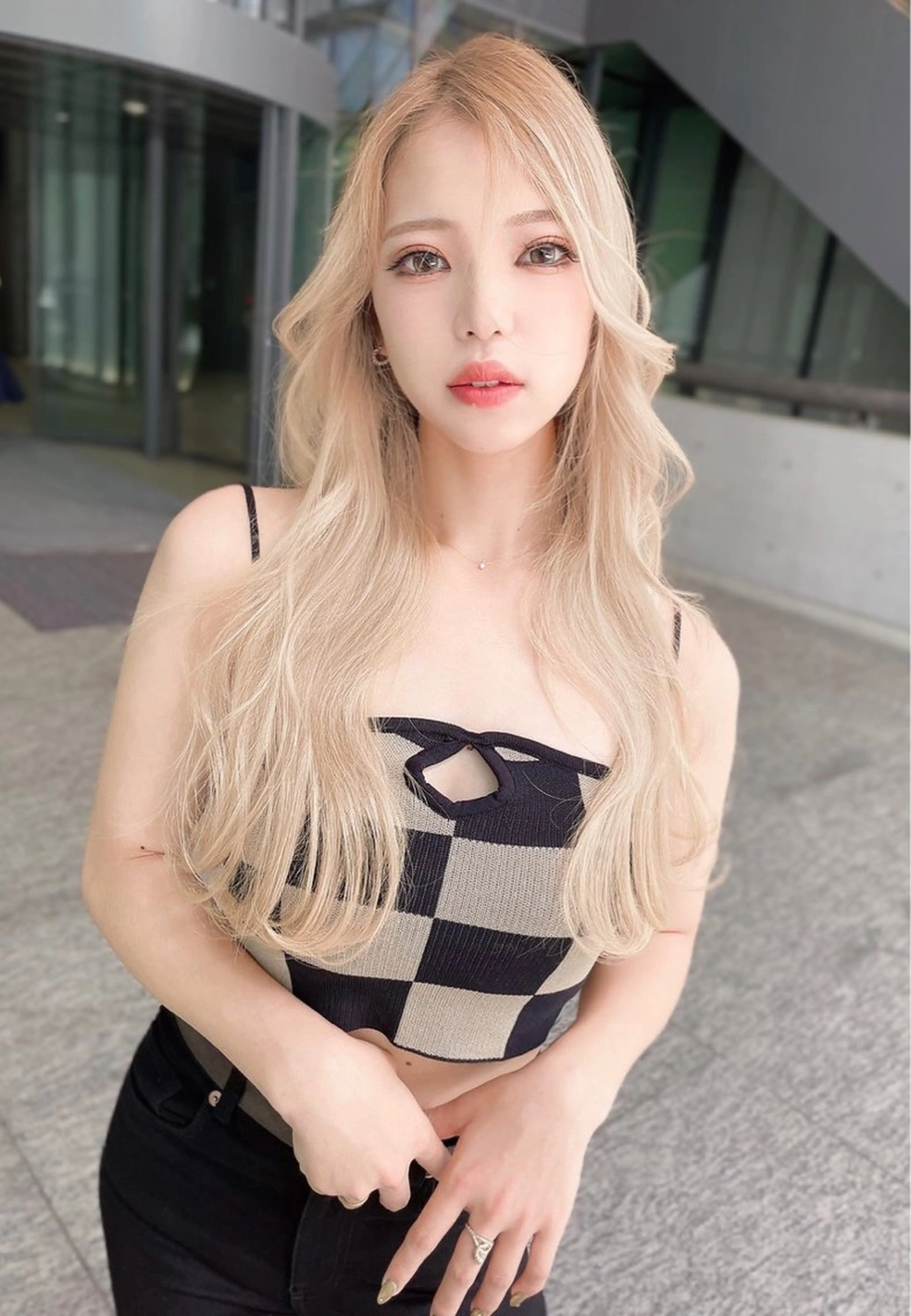 ロング カラー ベージュカラー 黒髪 ブリーチ ブルーカラー ブルーブラック カット ヘアカラー トリートメント 木屋元一/透明感 /レイヤー/顔まわりのヘアスタイル