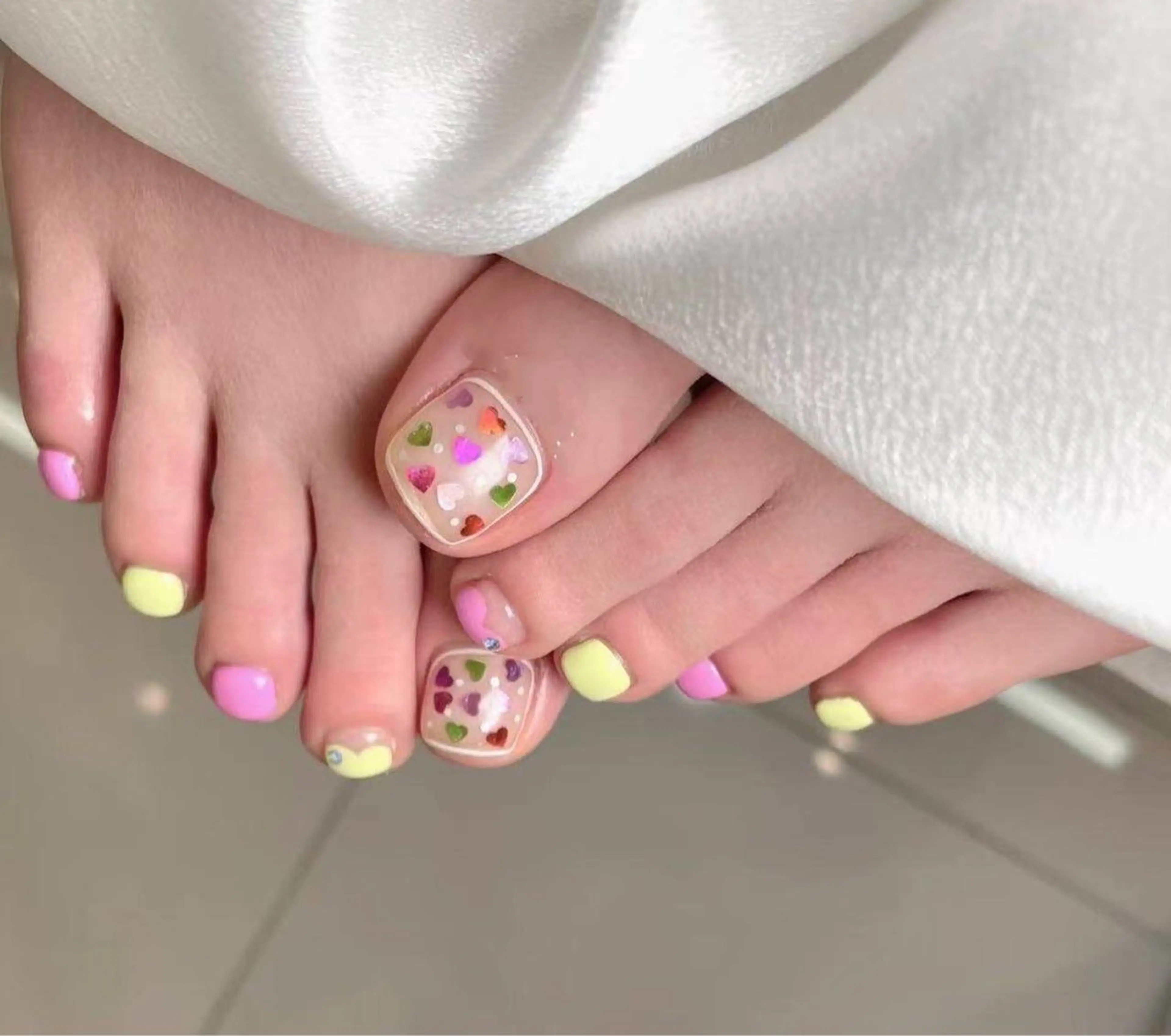 ネイル オーロラネイル フラワーネイル フットネイル フレンチネイル ジェルネイル フットネイル BabyYouMi ねねのネイルデザイン