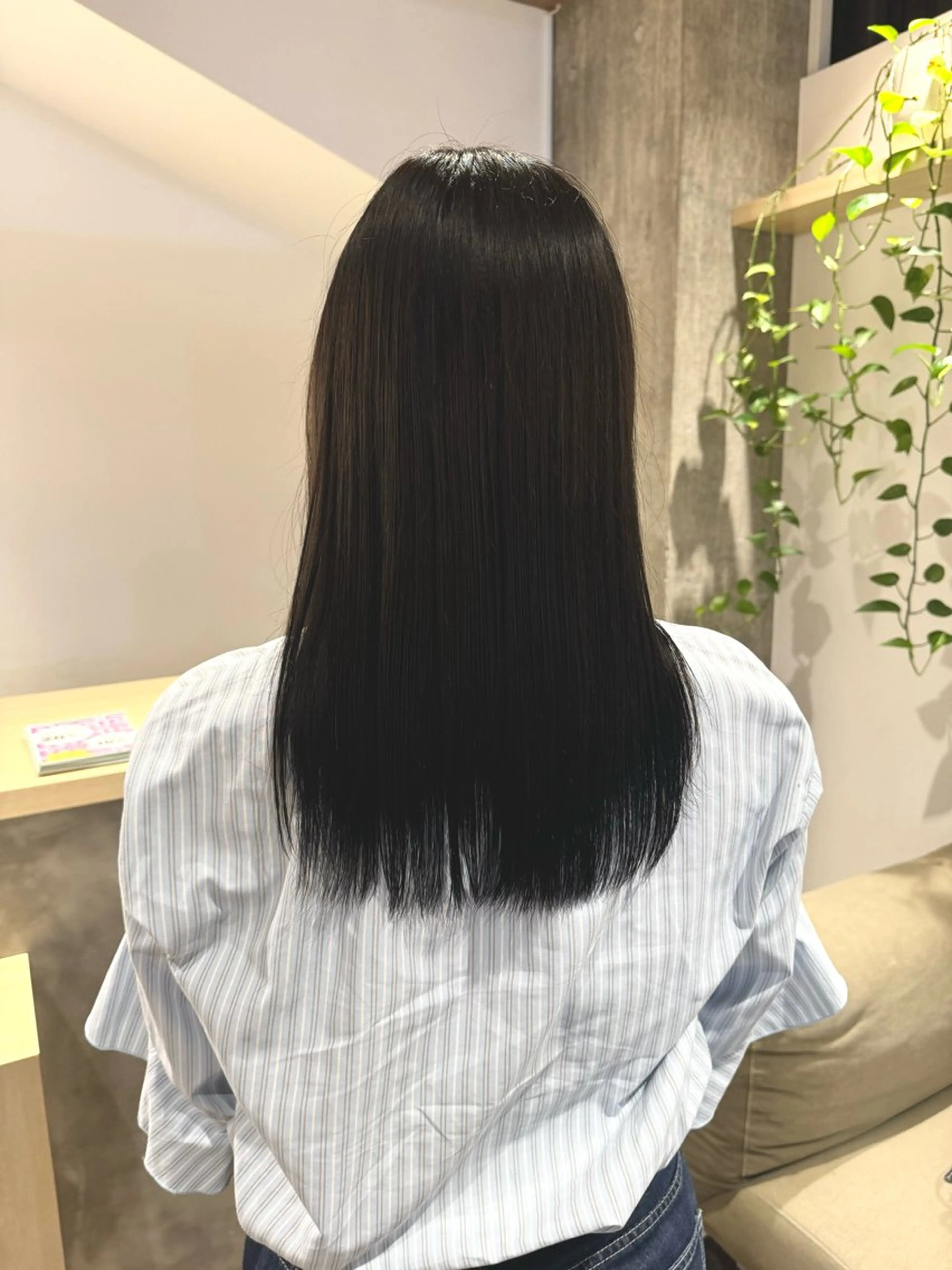 セミロング カラー ヘアカラー ハガ コトコのヘアスタイル