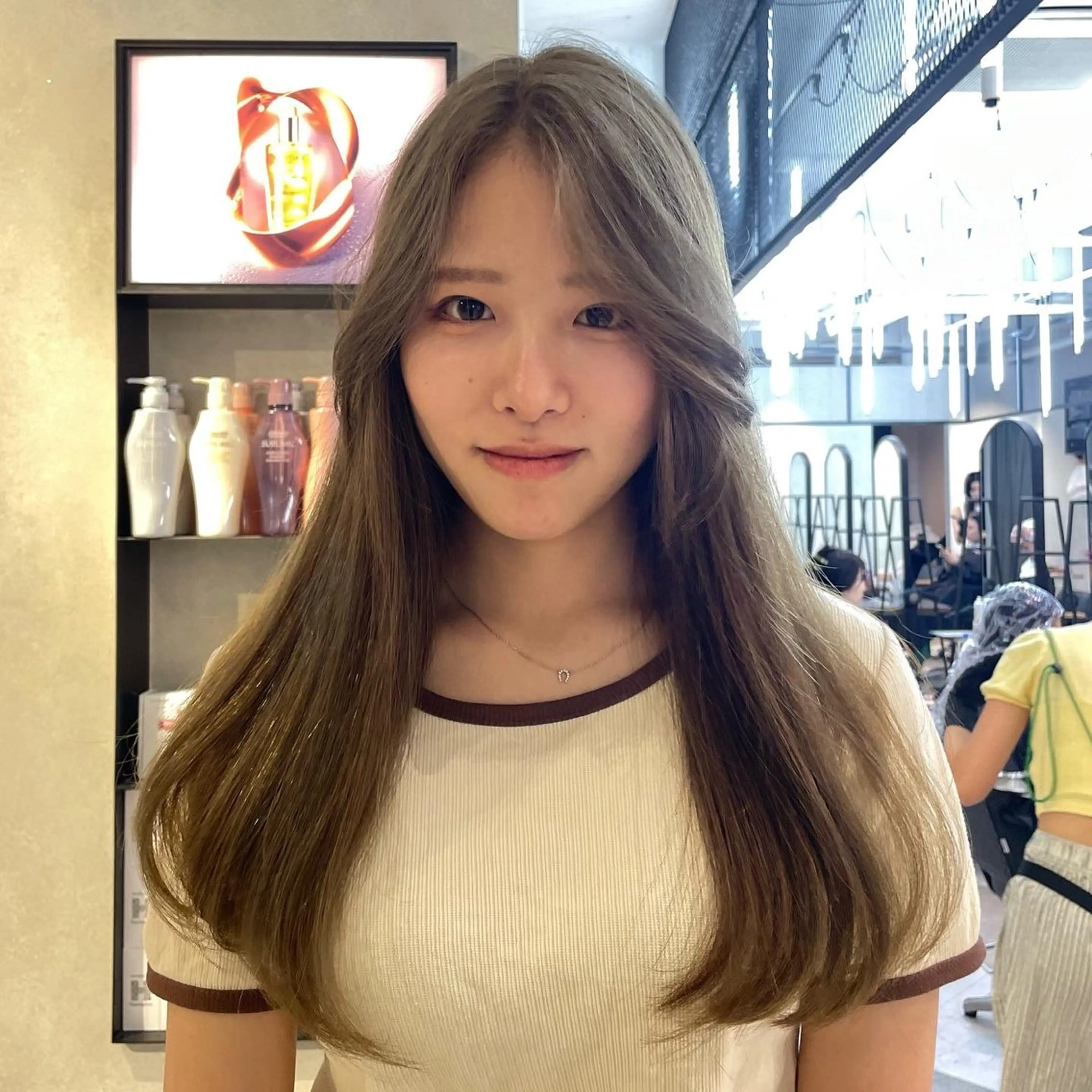 ロング カラー ヘアカラー 🌟暖色系ハイトーン 🌟AIのヘアスタイル