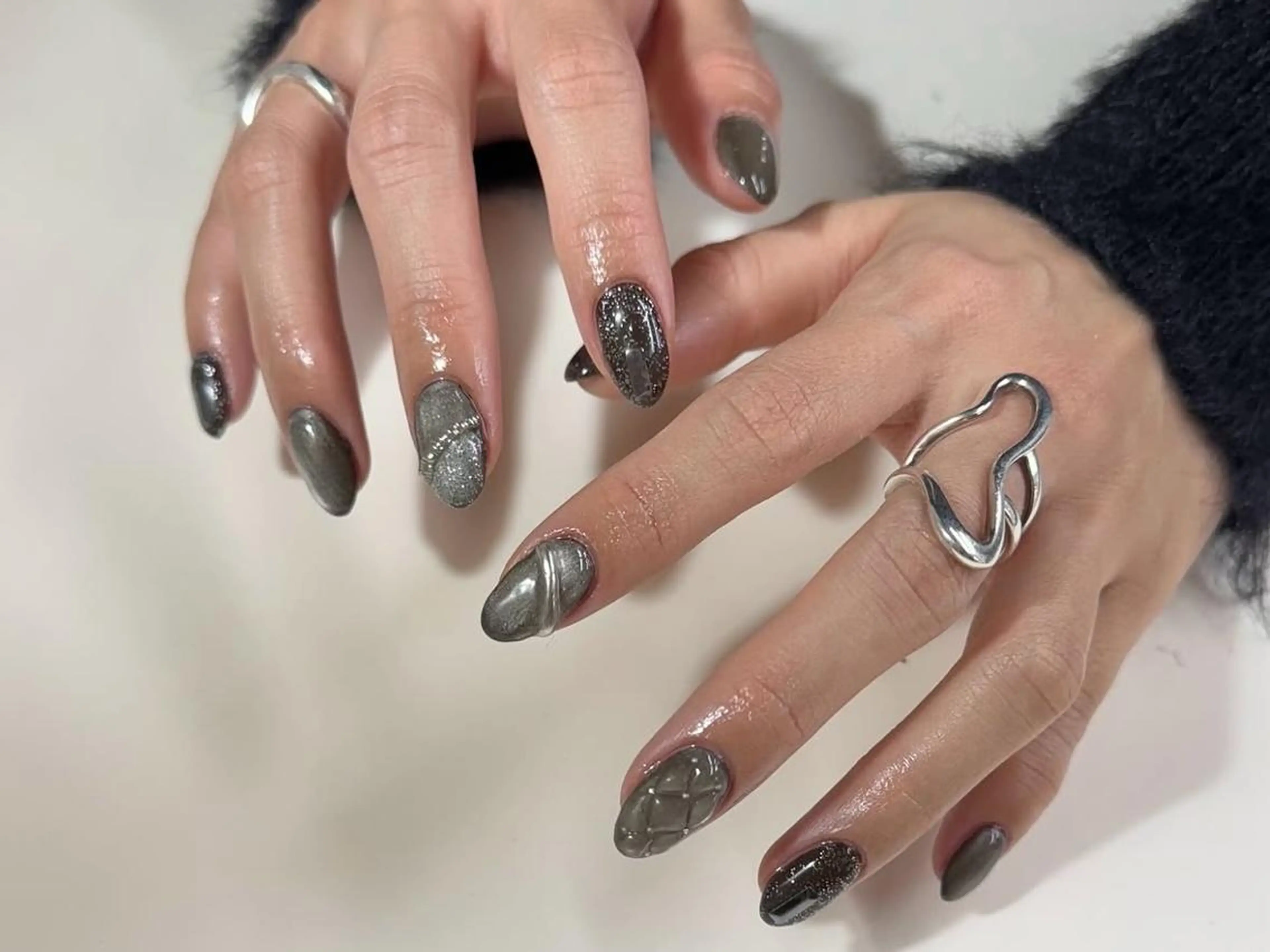 ネイル ジェルネイル 韓国ネイル マグネットネイル ニュアンスネイル ワンホンネイル nailstudio eviz新宿店のネイルデザイン