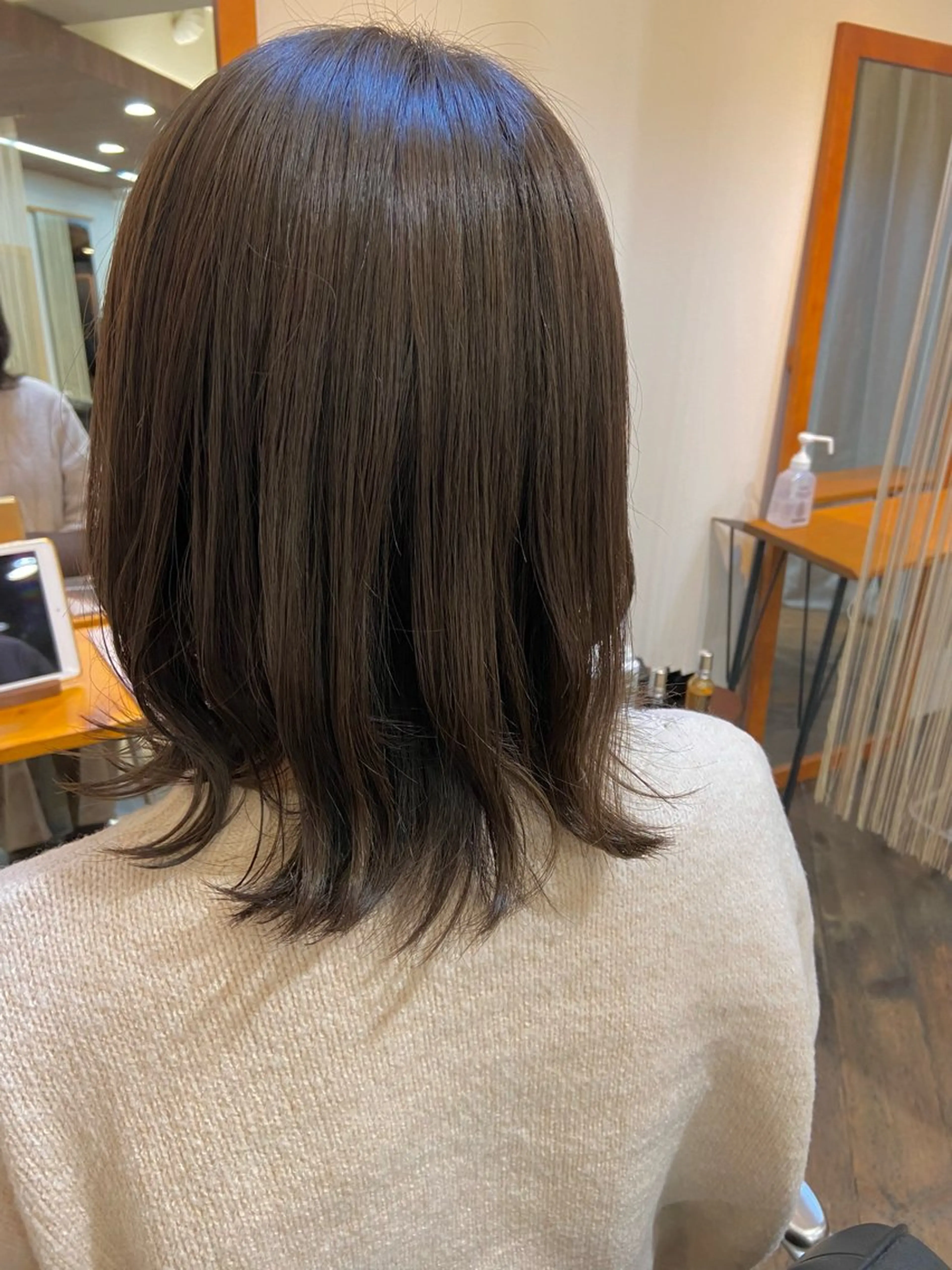 ミディアム カラー グレージュ niro 🌱カットモデル募集のヘアスタイル