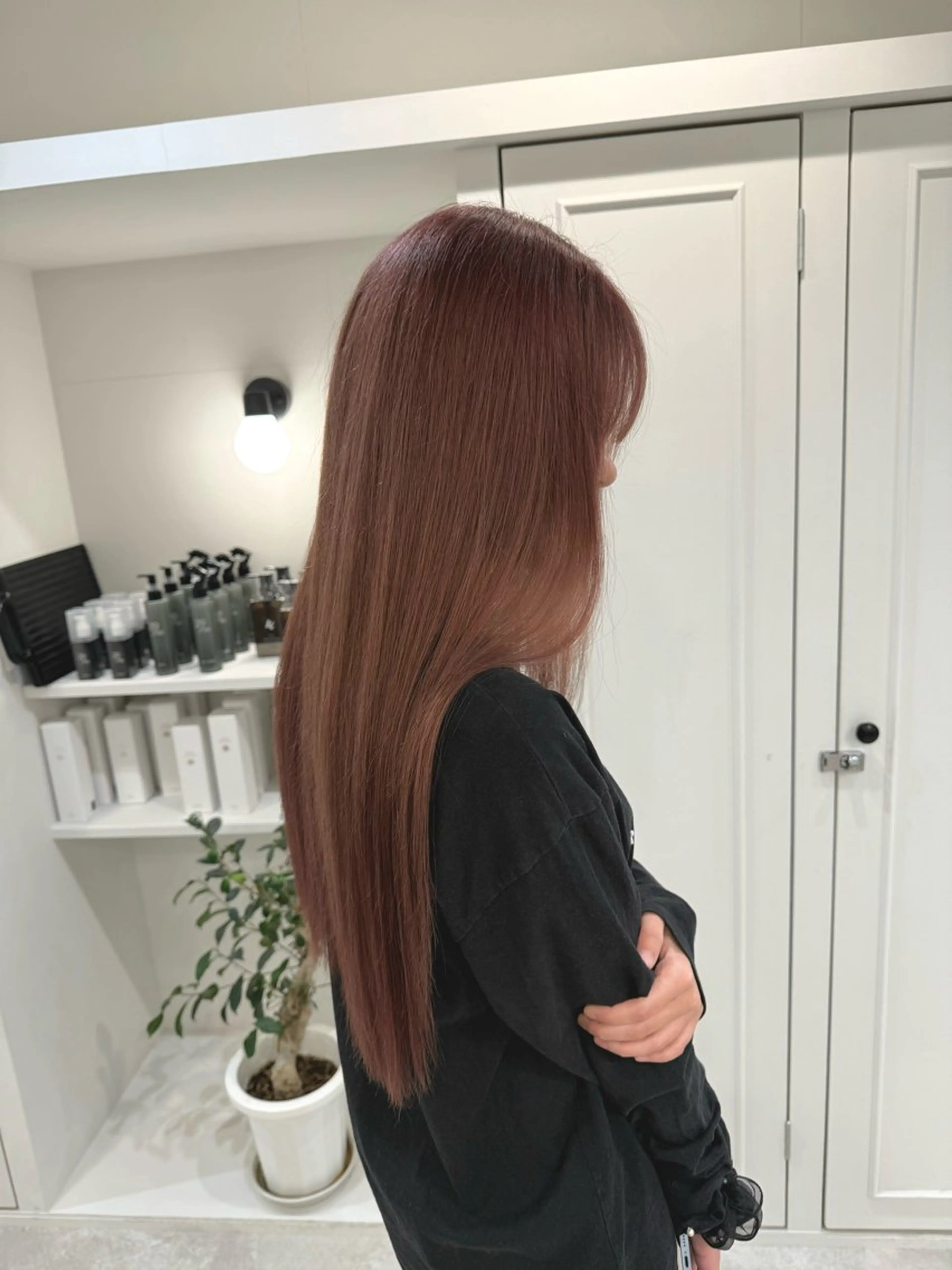 ロング カラー ヘアアレンジ ブリーチ ブラウンカラー ケアブリーチ ピンクカラー ピンクブラウン カット ヘアカラー SALOWIN京都河原町Suite店所属・外国人風レイヤー/ ハイトーンSHUのヘアスタイル