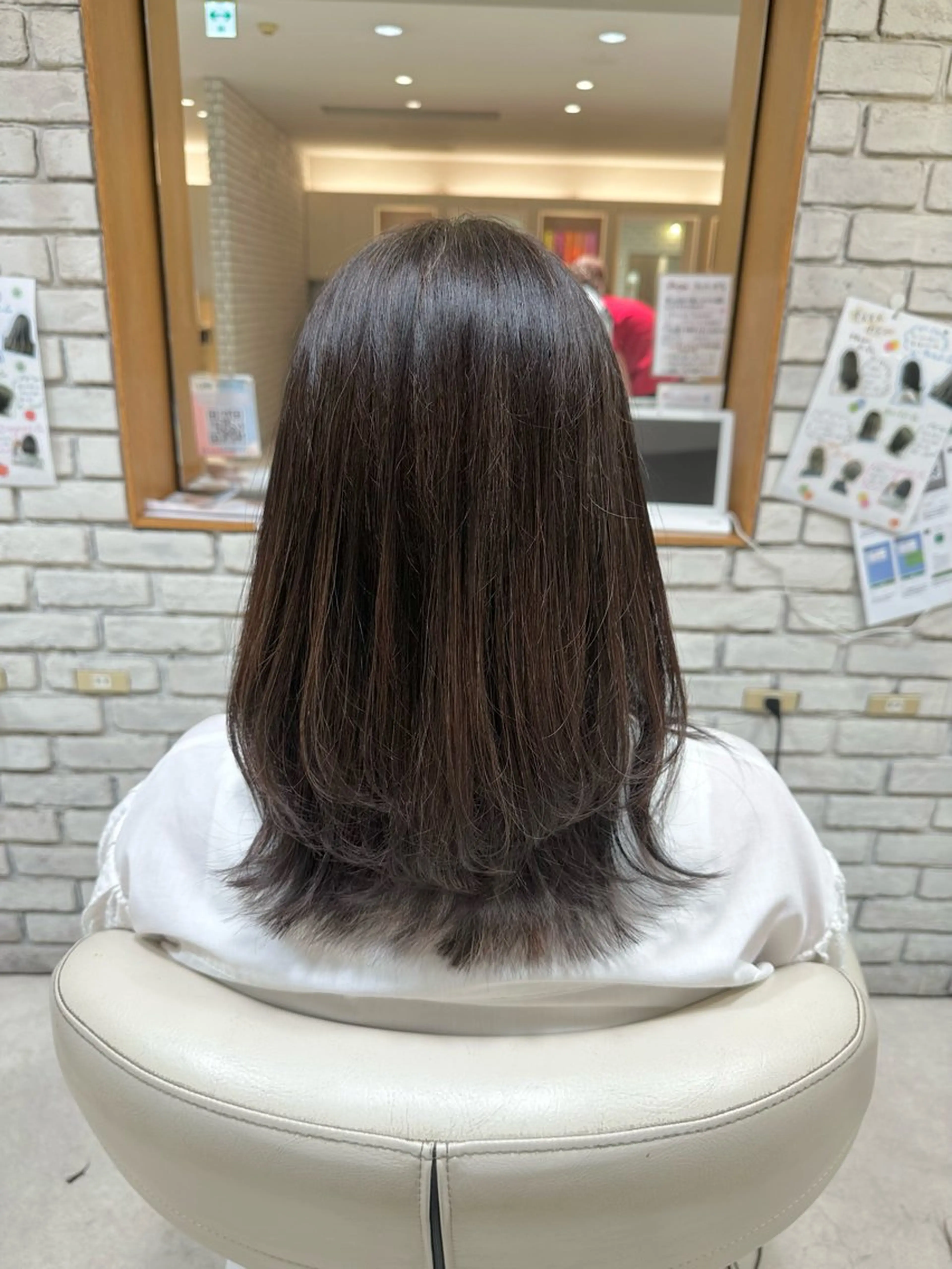 セミロング 梅本 夢香のヘアスタイル