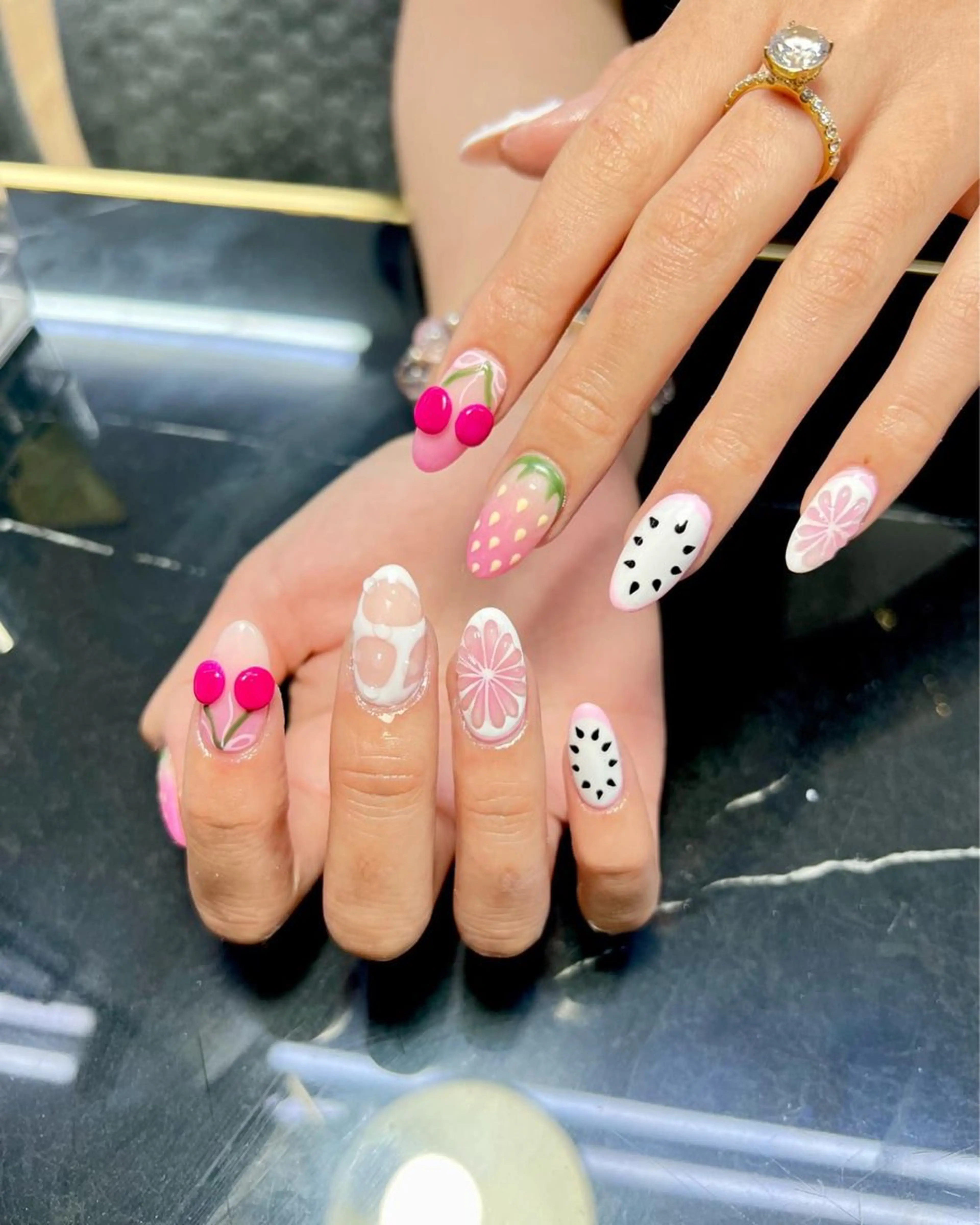 ネイル アートネイル 成人式 ジェルネイル ニュアンスネイル ネイルチップ Kora Nailのネイルデザイン