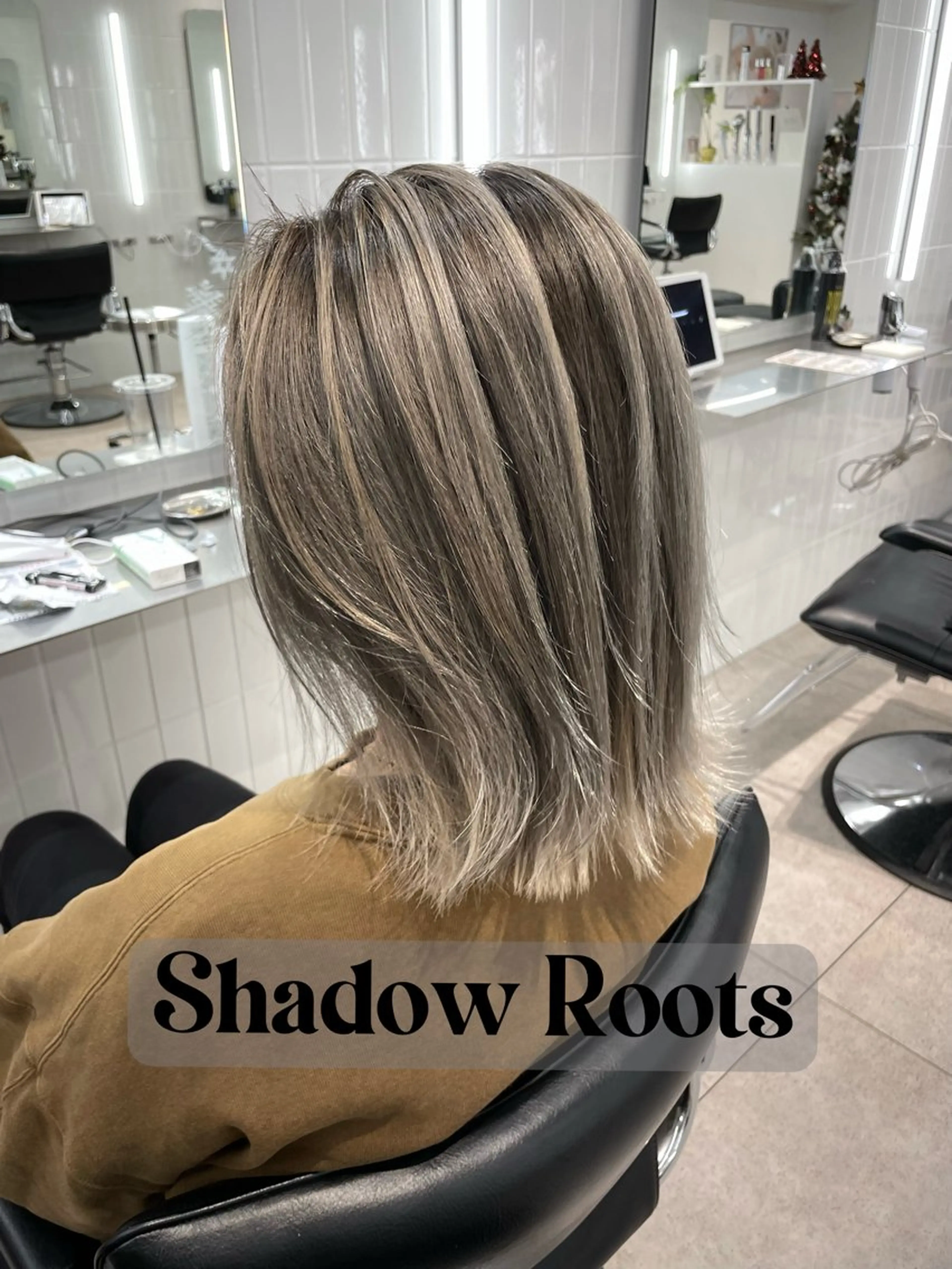 セミロング カラー バレイヤージュ ブリーチ ケアブリーチ デザインカラー グラデーションカラー ヘアカラー トリートメント 表参道/ハイライト 髪質改善ストレートのヘアスタイル