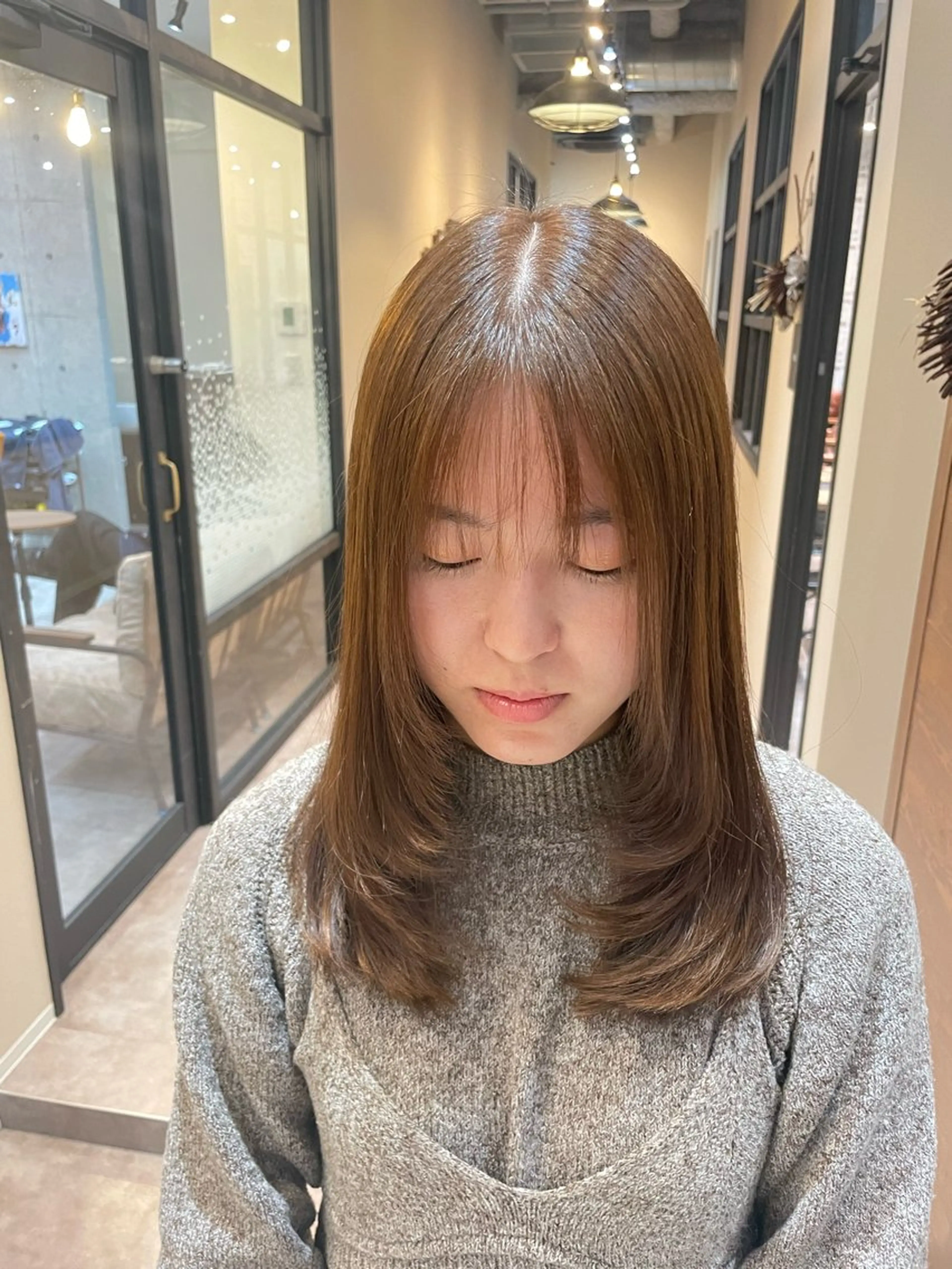 セミロング カラー グレージュ レイヤーカット ✨ハイトーン✨ダブル カラー✨シバサキのヘアスタイル