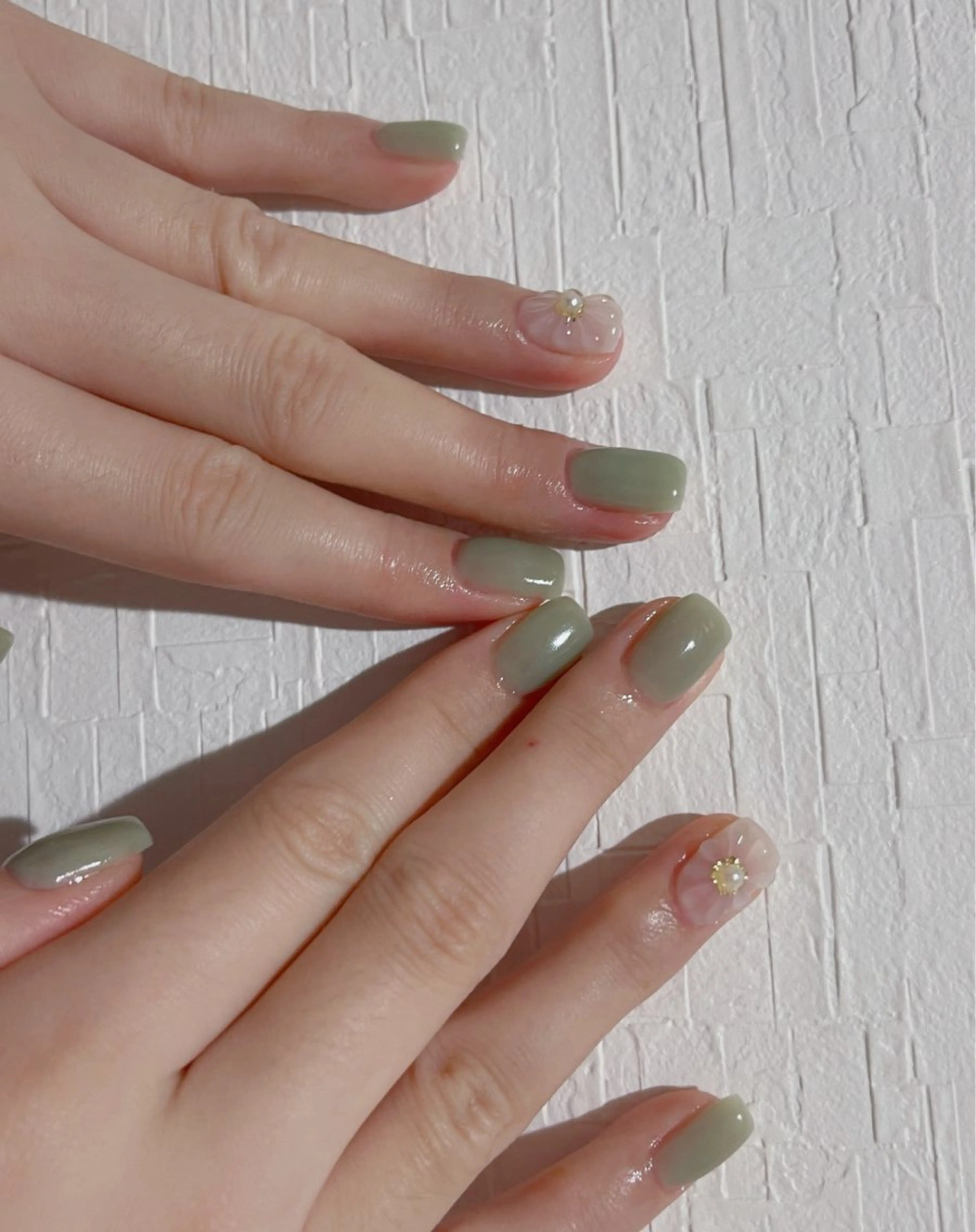 ネイル オーロラネイル 長さ出し フットネイル 韓国ネイル ラメ(グリッター) ハンドネイル 👍thumbs up nail👍のネイルデザイン